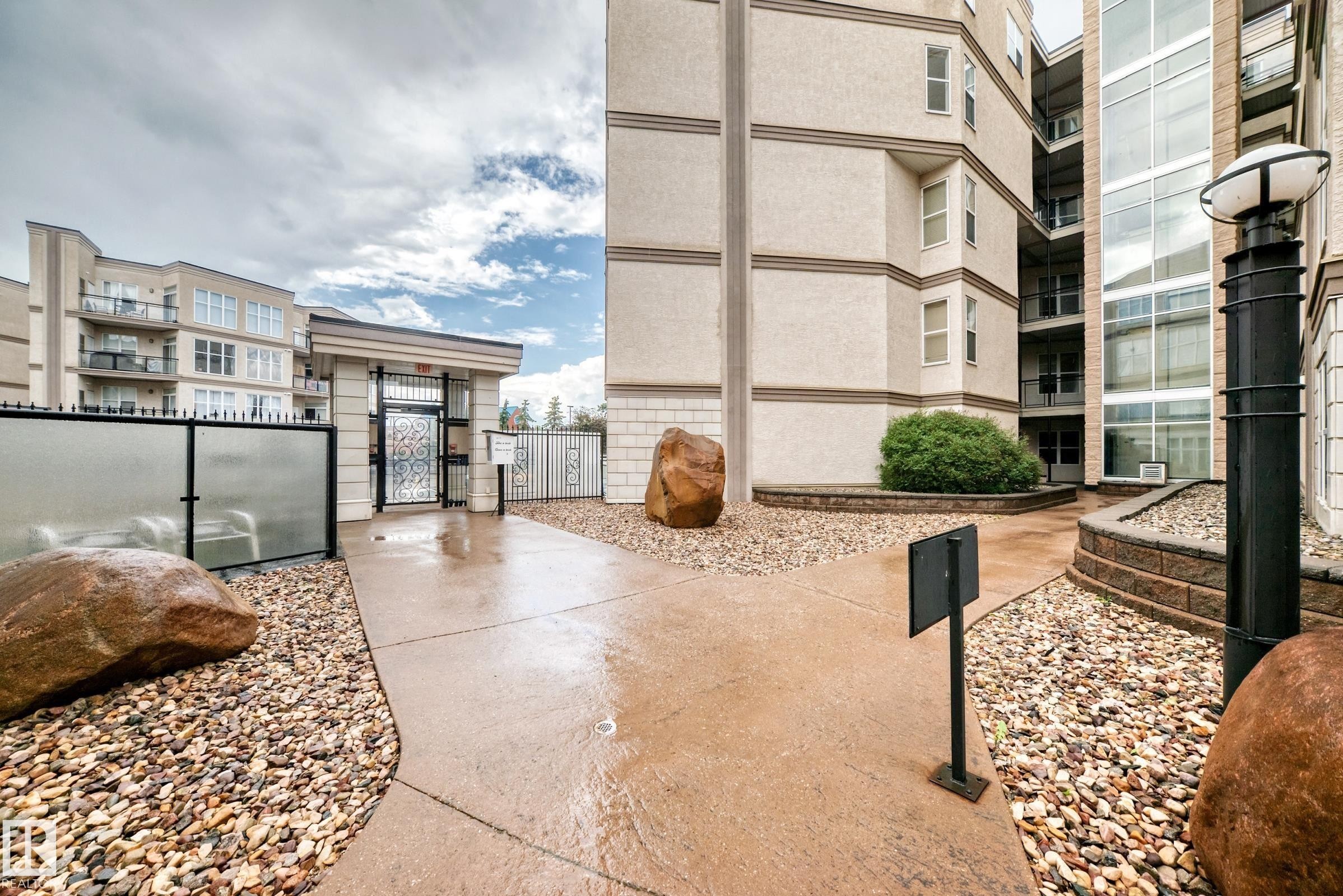 #226 4831 104A St Nw, Edmonton, AB - Outdoor