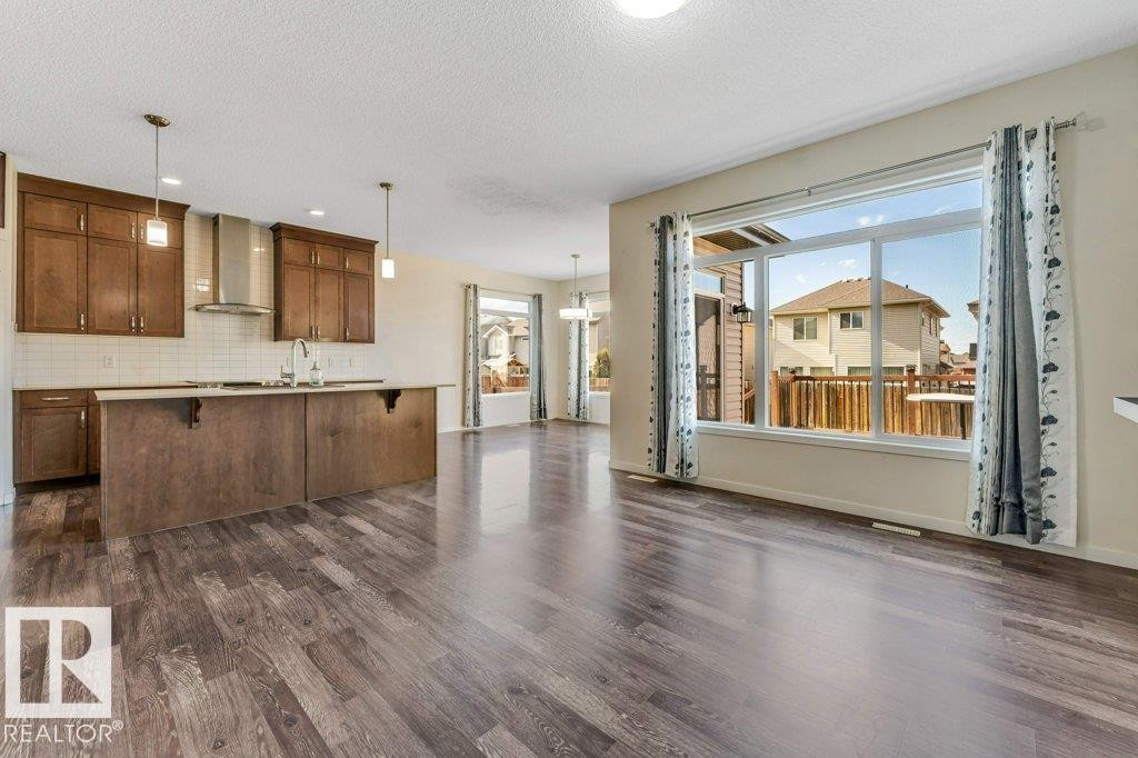 1224 25 Avenue, Edmonton, AB - Indoor