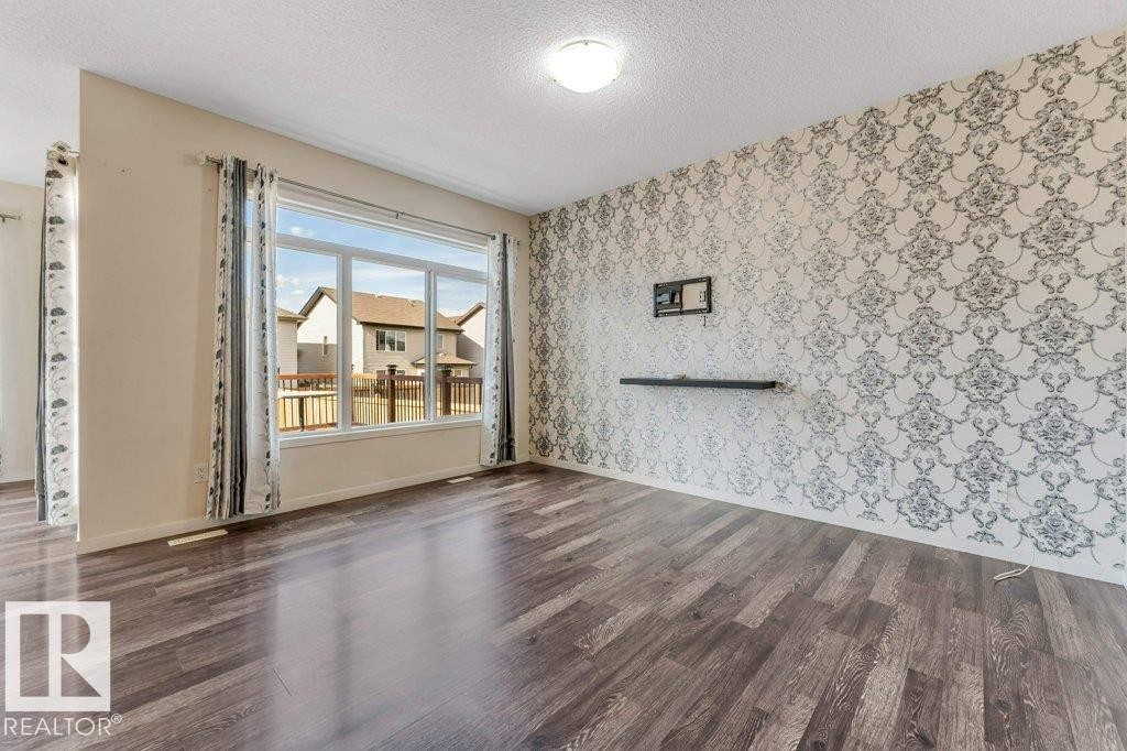 1224 25 Avenue, Edmonton, AB - Indoor