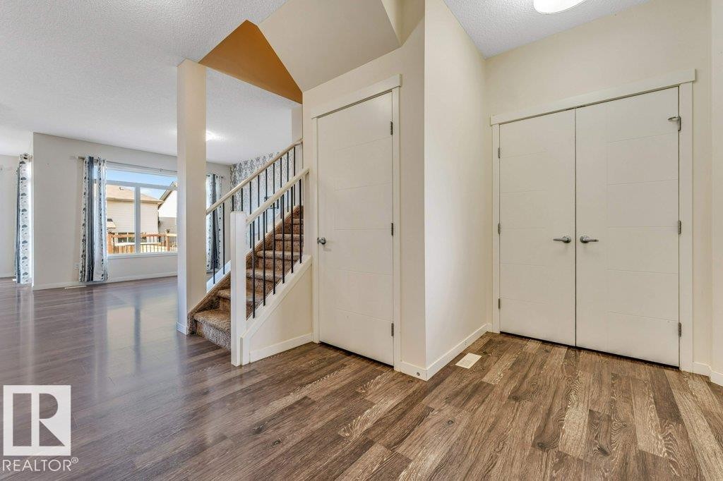 1224 25 Avenue, Edmonton, AB - Indoor Photo Showing Other Room