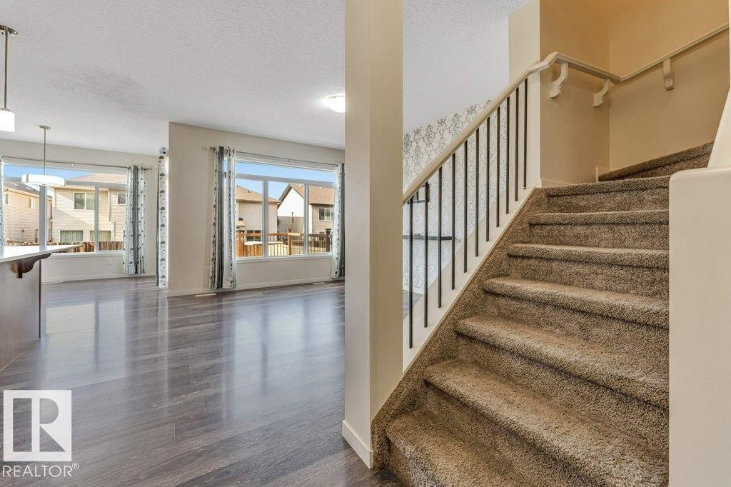1224 25 Avenue, Edmonton, AB - Indoor Photo Showing Other Room