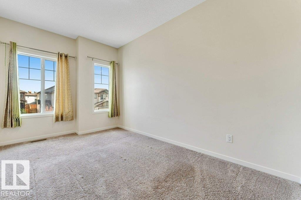 1224 25 Avenue, Edmonton, AB - Indoor Photo Showing Other Room