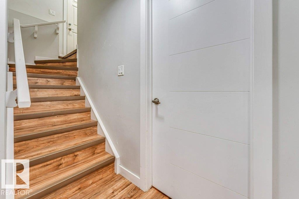 1224 25 Avenue, Edmonton, AB - Indoor Photo Showing Other Room