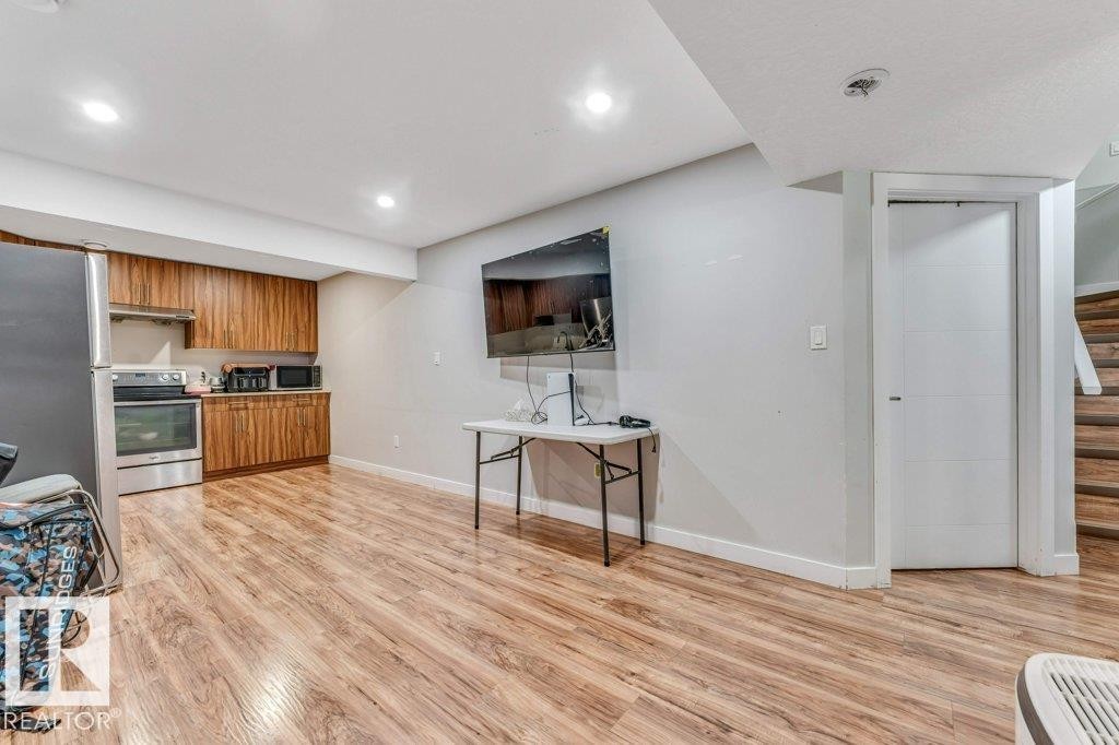 1224 25 Avenue, Edmonton, AB - Indoor