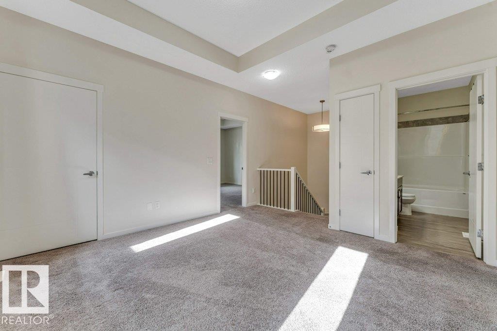 1224 25 Avenue, Edmonton, AB - Indoor Photo Showing Other Room