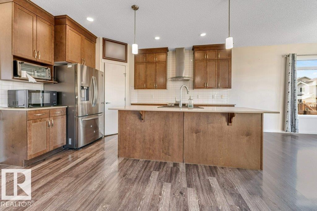 1224 25 Avenue, Edmonton, AB - Indoor Photo Showing Kitchen
