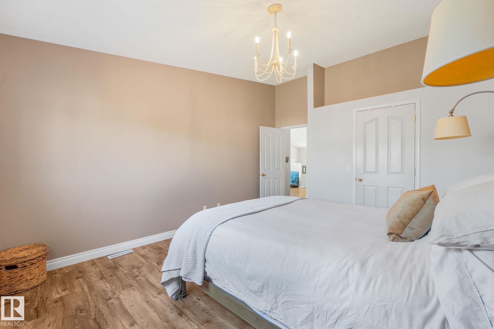 22 Landsdowne Drive, Spruce Grove, AB - Indoor Photo Showing Bedroom