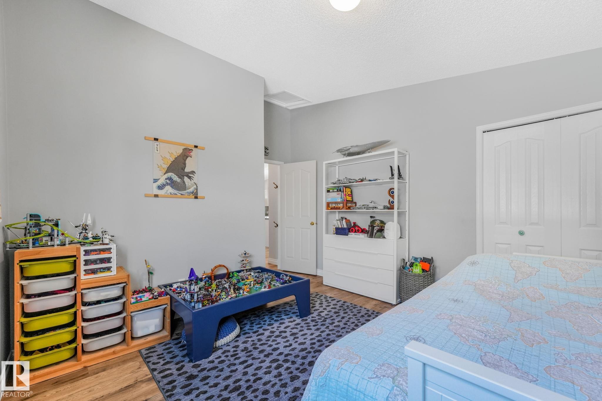22 Landsdowne Drive, Spruce Grove, AB - Indoor Photo Showing Bedroom