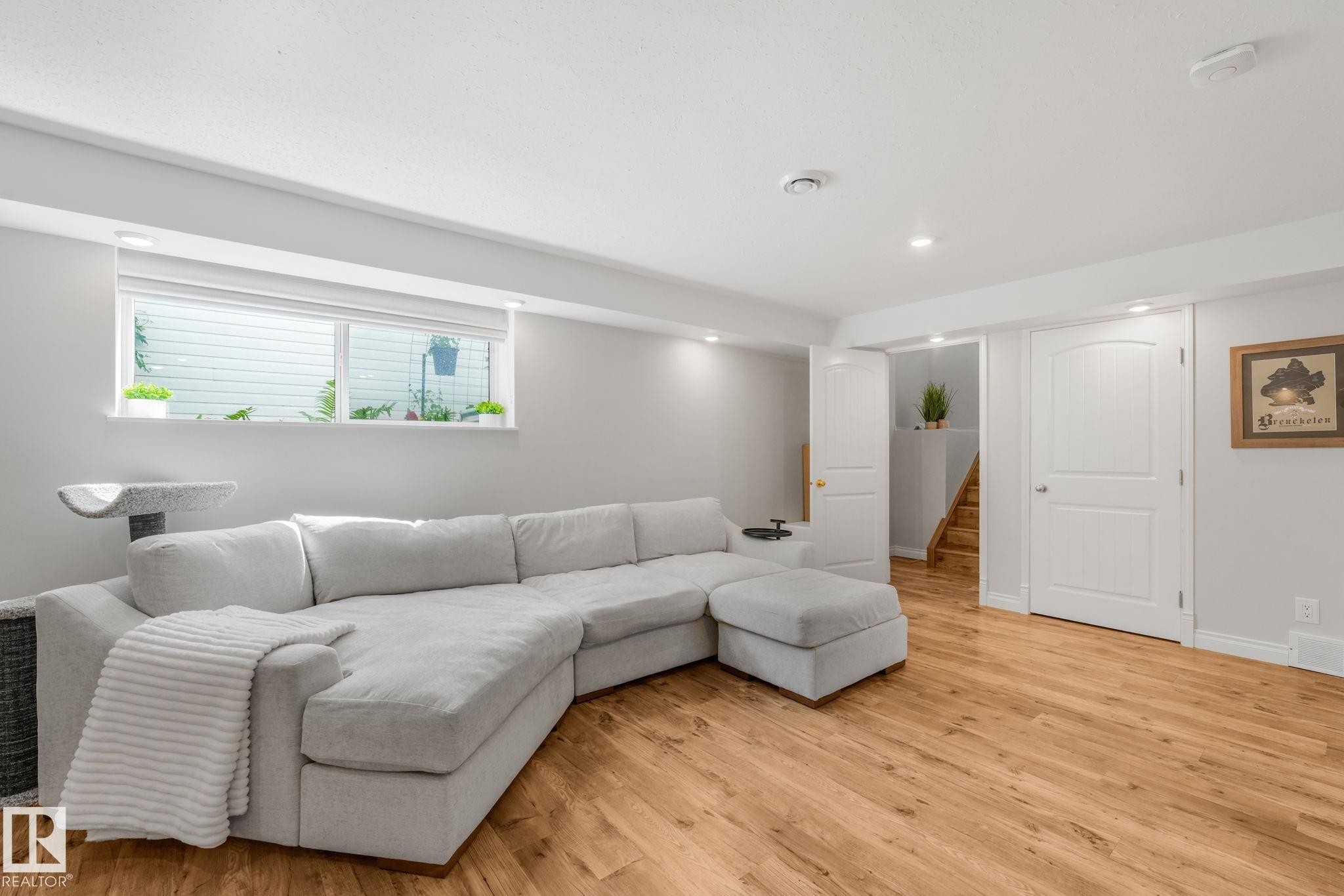 22 Landsdowne Drive, Spruce Grove, AB - Indoor Photo Showing Other Room