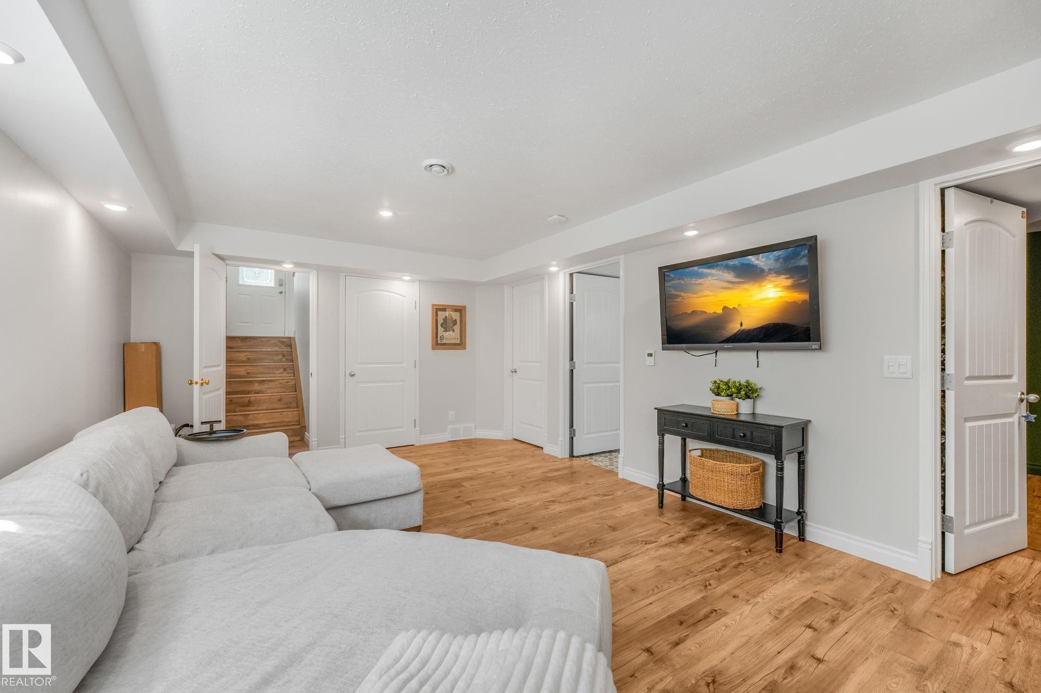 22 Landsdowne Drive, Spruce Grove, AB - Indoor