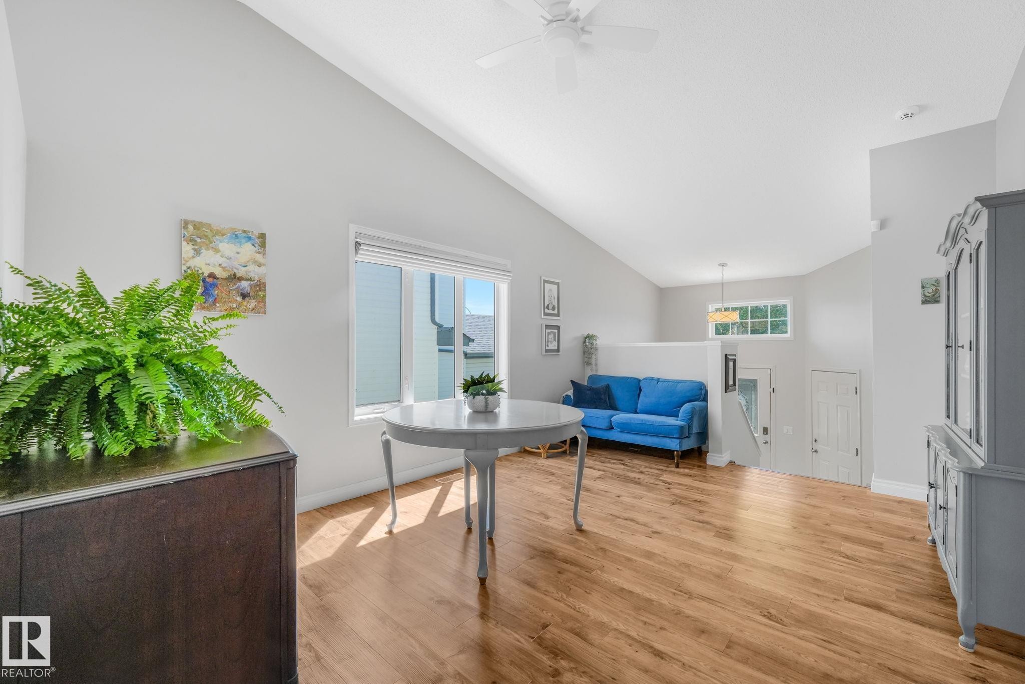 22 Landsdowne Drive, Spruce Grove, AB - Indoor