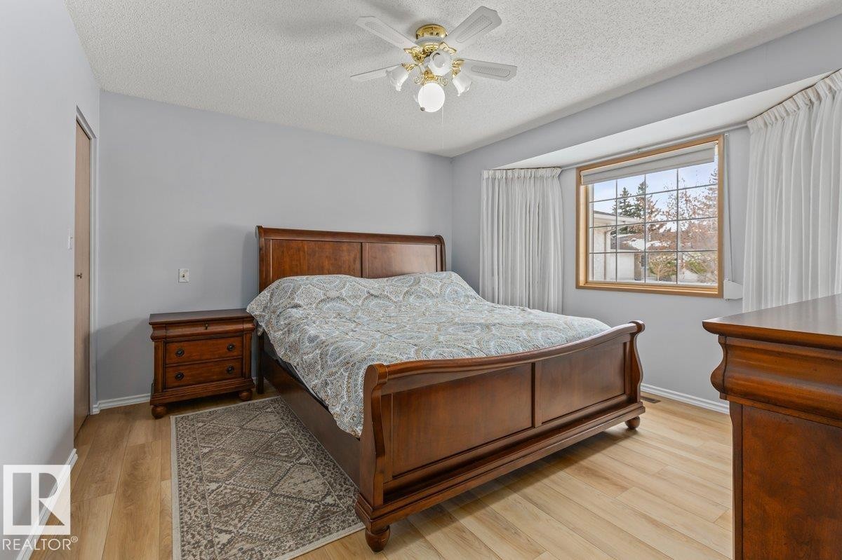 219 Knottwood Road, Edmonton, AB