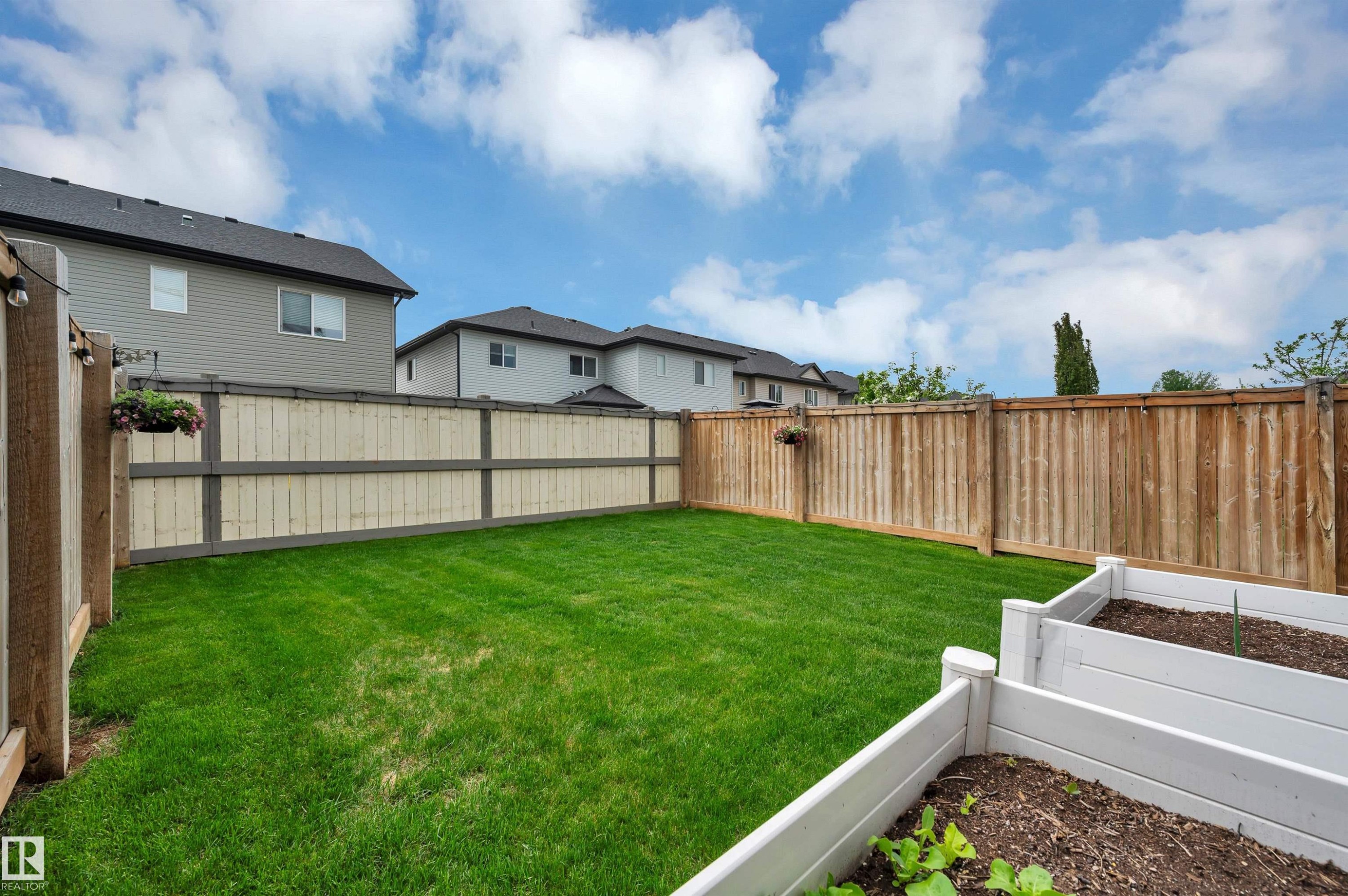 20709 99A Avenue, Edmonton, AB - Outdoor