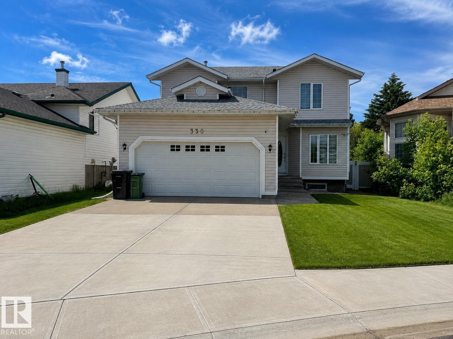 330 Huffman Crescent Nw, Edmonton, AB - Outdoor With Facade