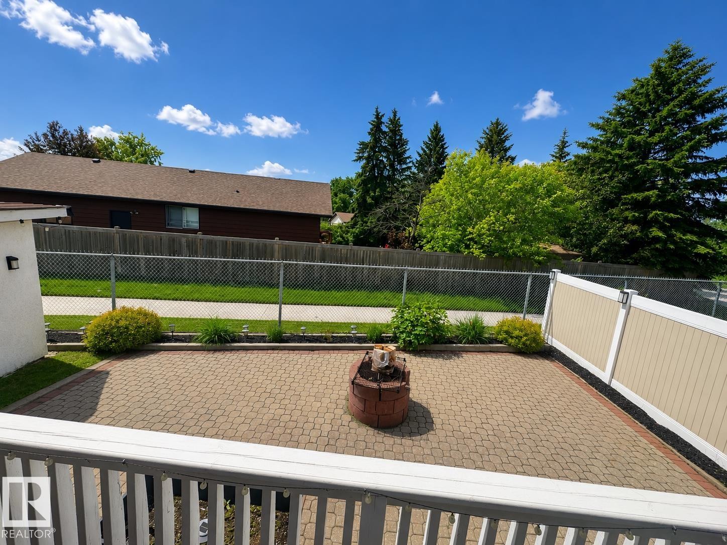 330 Huffman Crescent Nw, Edmonton, AB - Outdoor