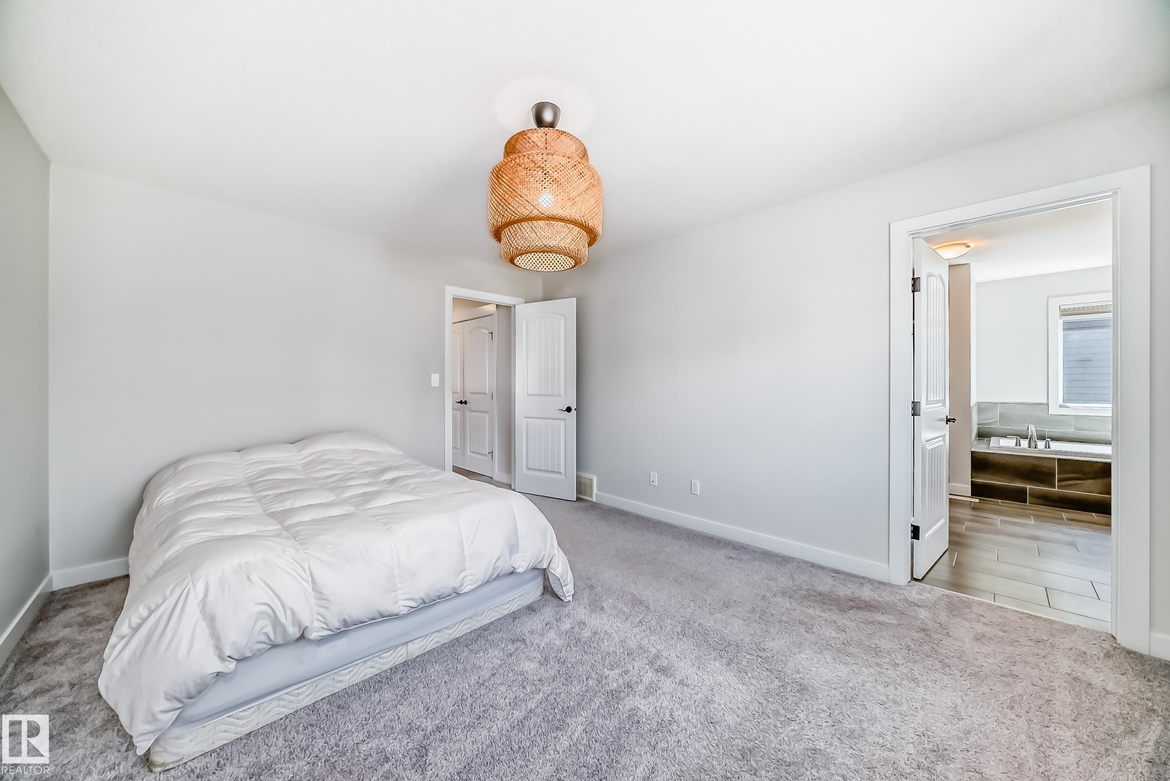 6479 Elston Loop, Edmonton, AB