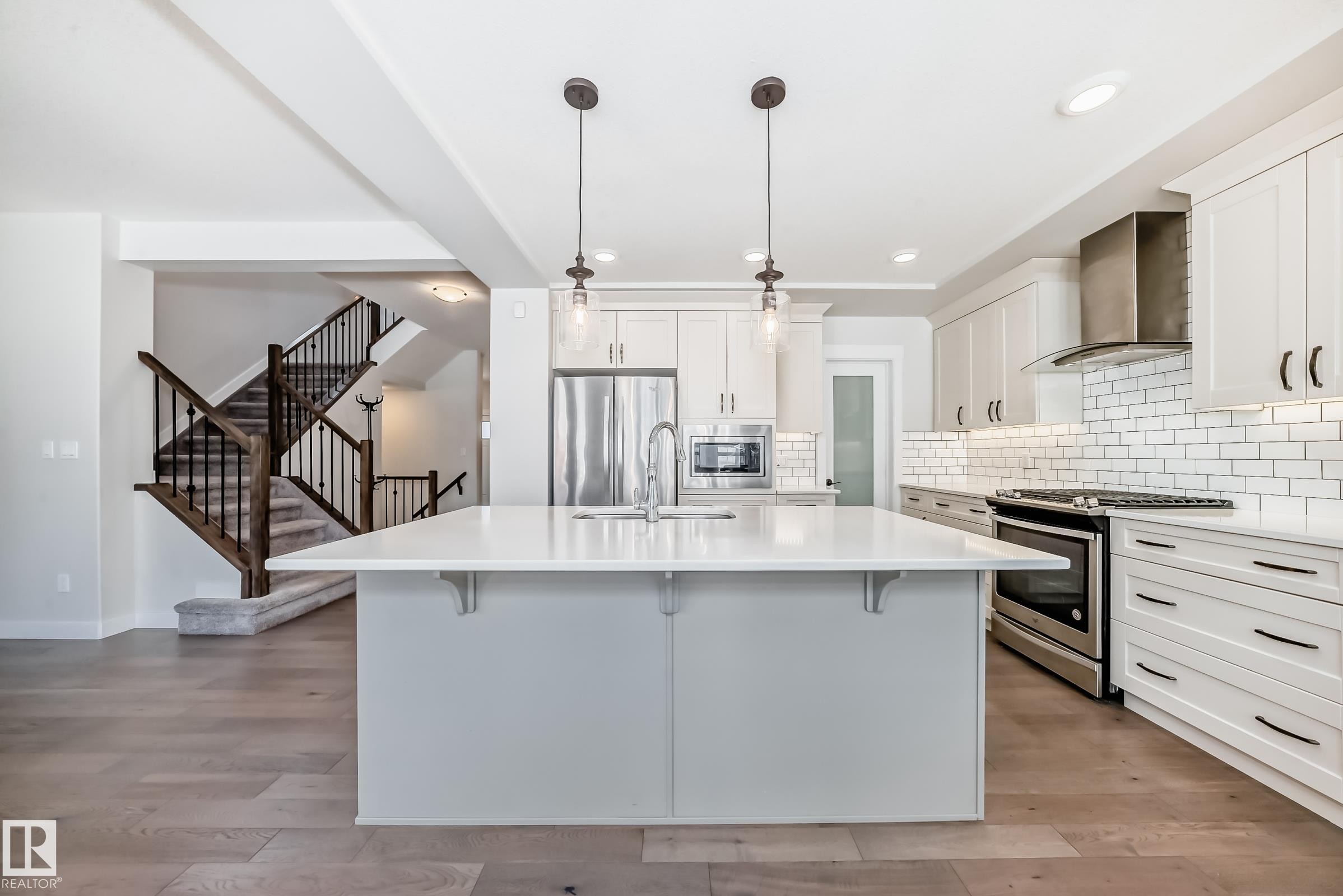 6479 Elston Loop, Edmonton, AB