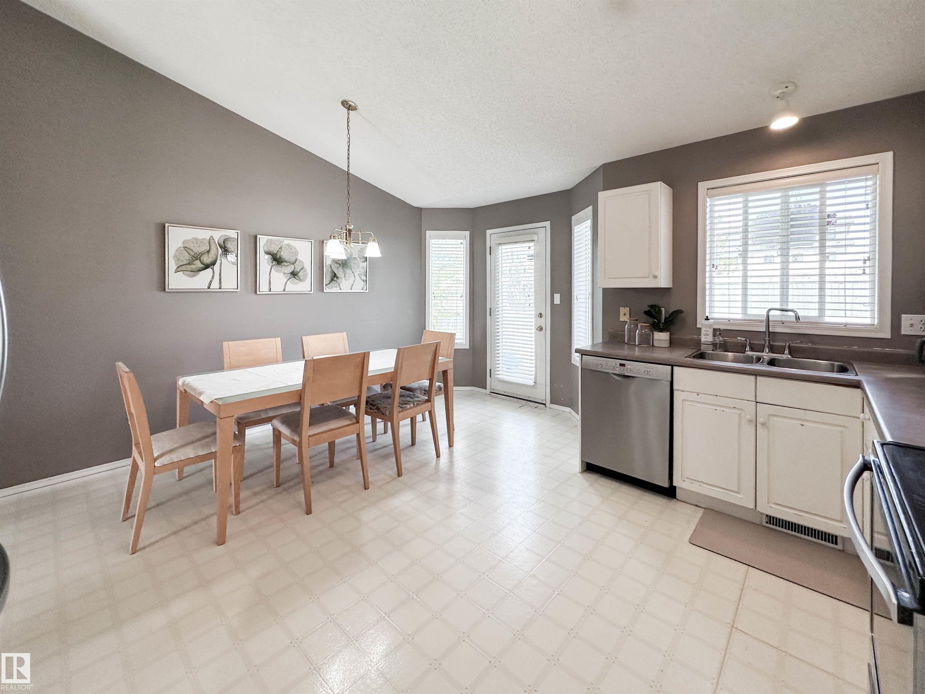 2116 152 Avenue, Edmonton, AB