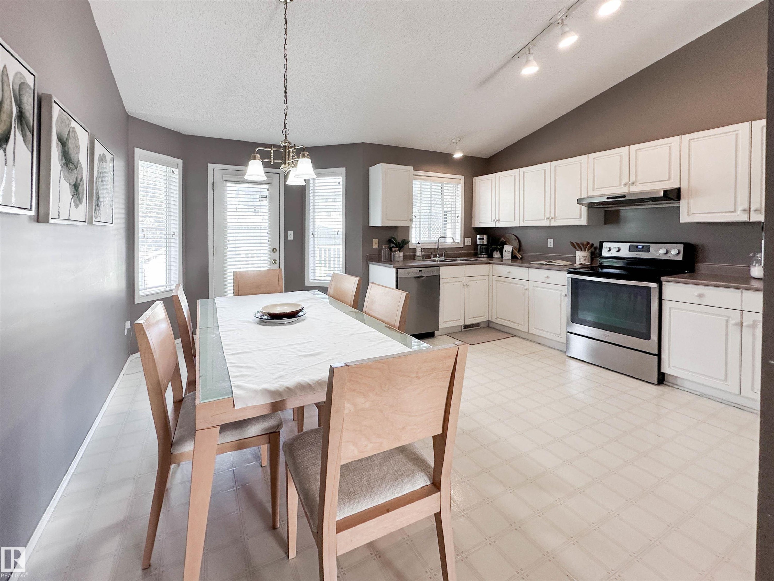 2116 152 Avenue, Edmonton, AB