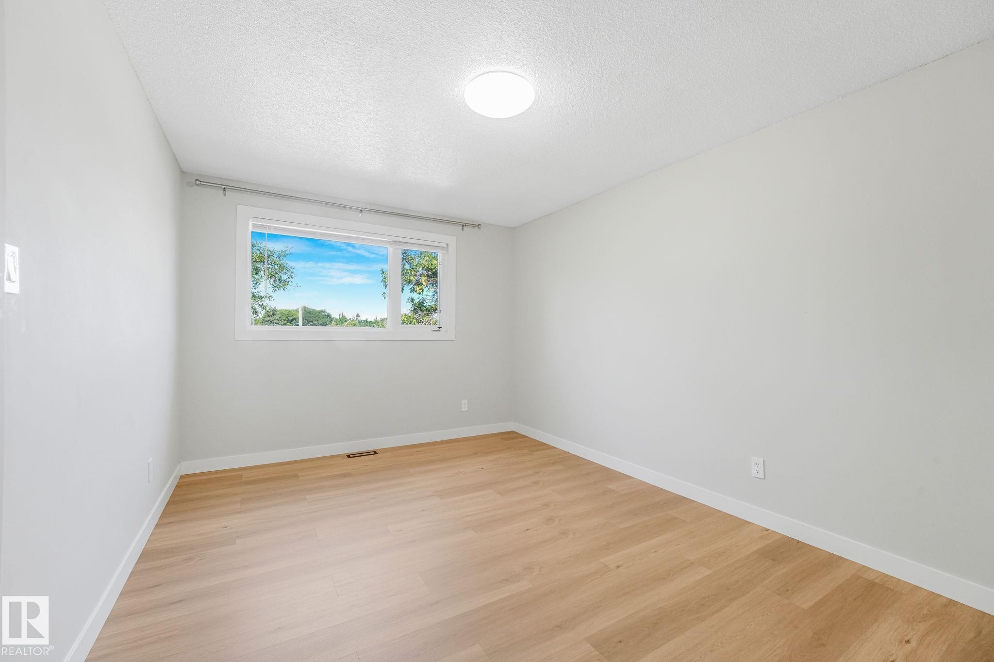 10617 34 Street, Edmonton, AB