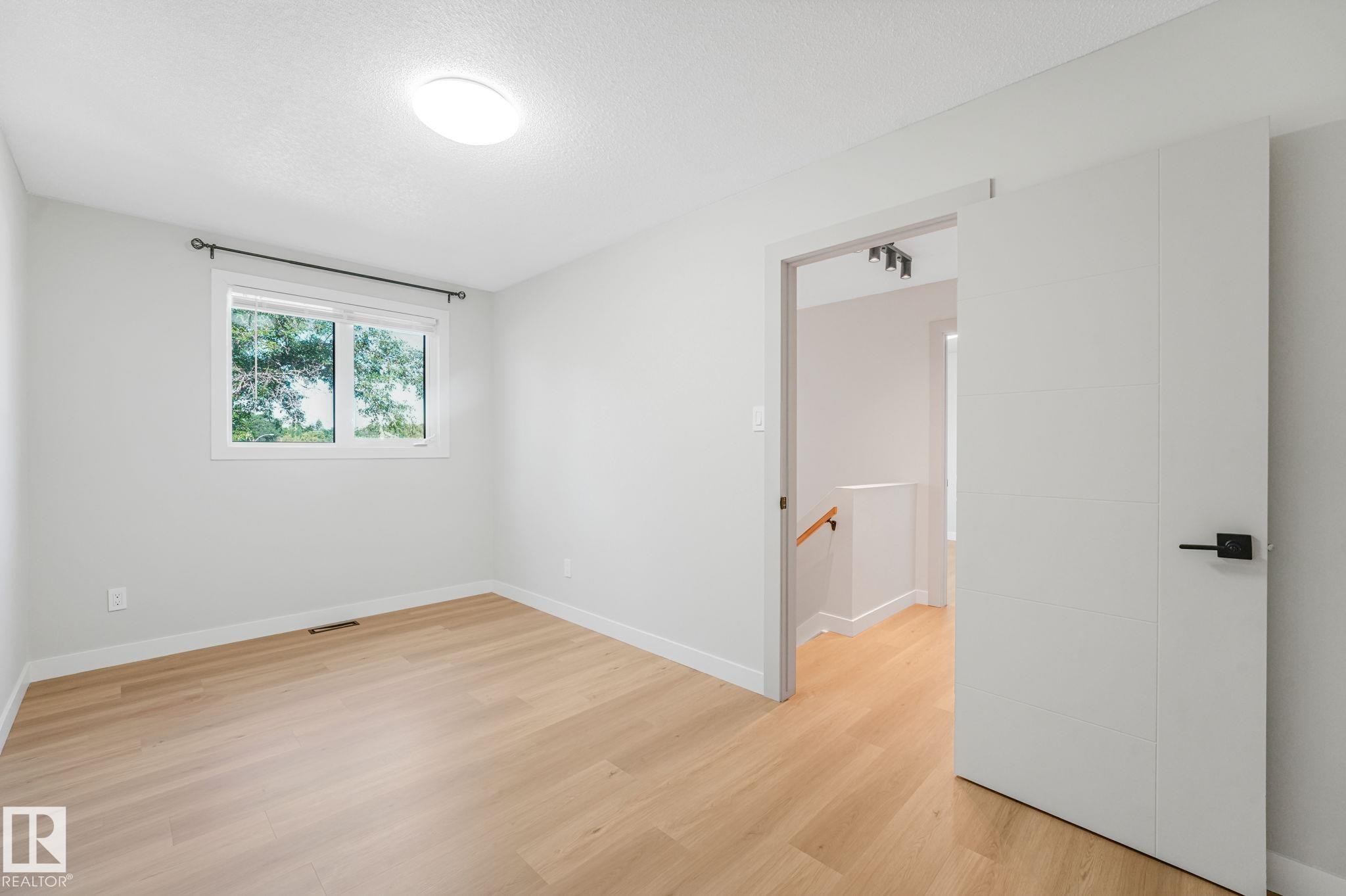10617 34 Street, Edmonton, AB
