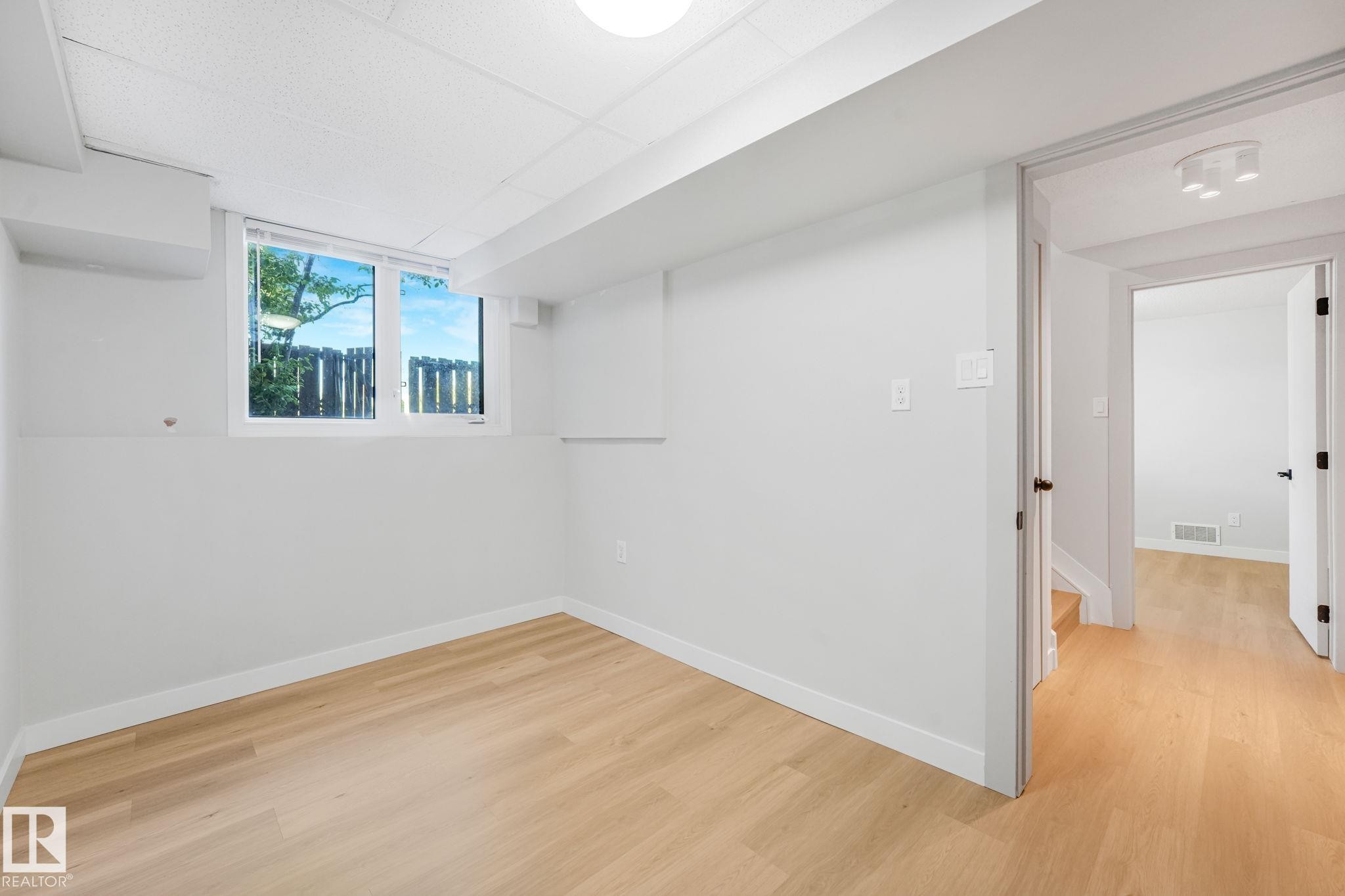 10617 34 Street, Edmonton, AB