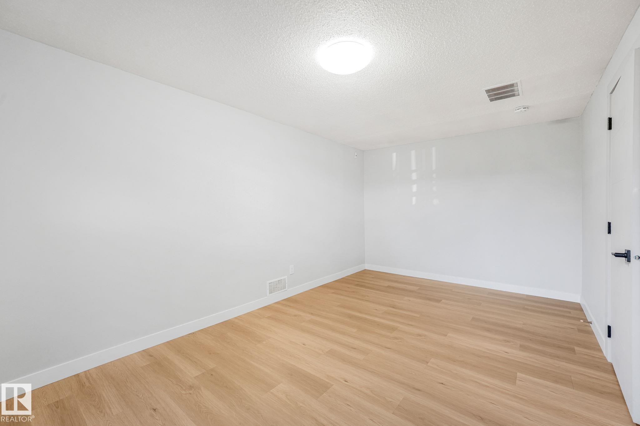 10617 34 Street, Edmonton, AB