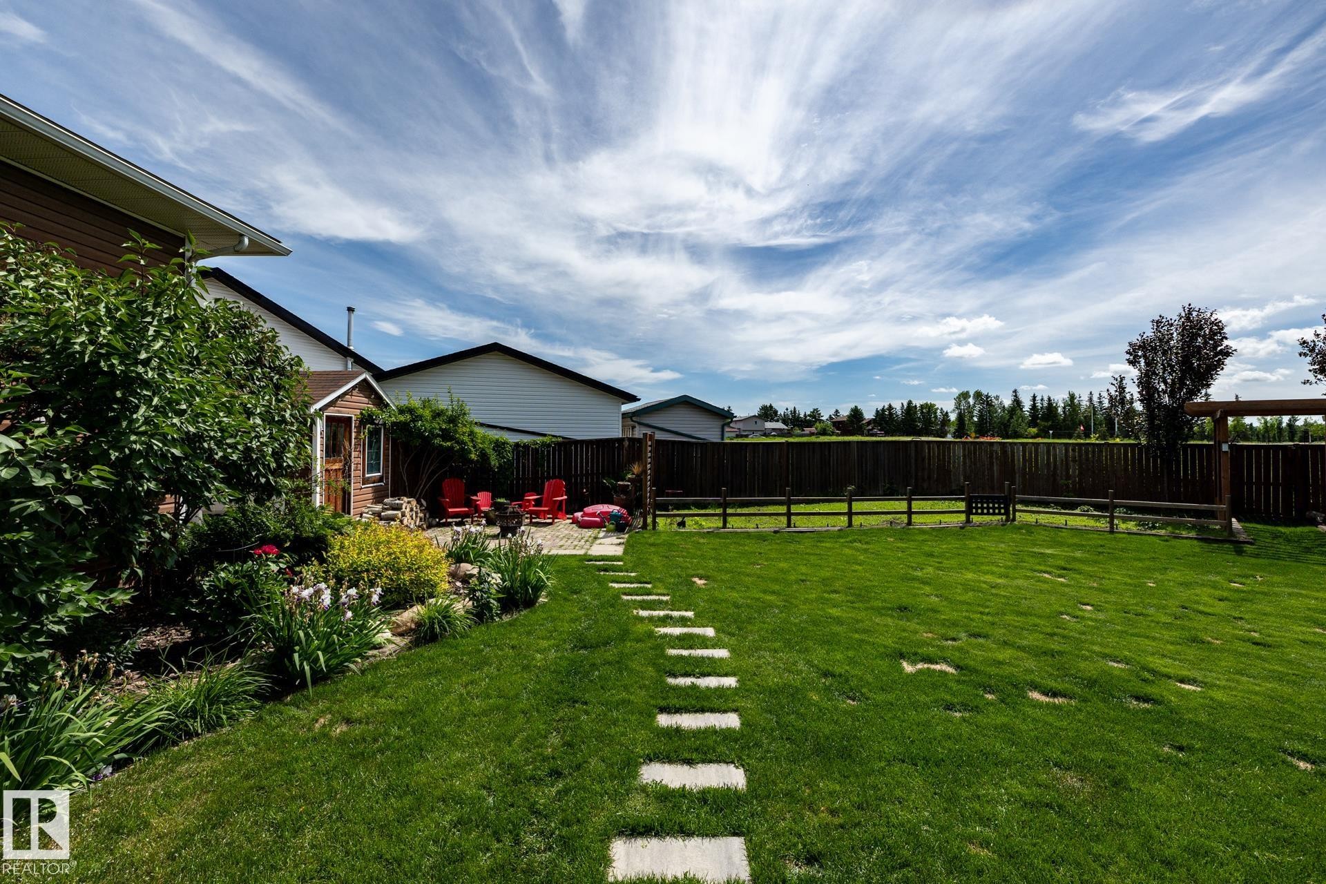 4447 Yeoman Drive, Onoway, AB