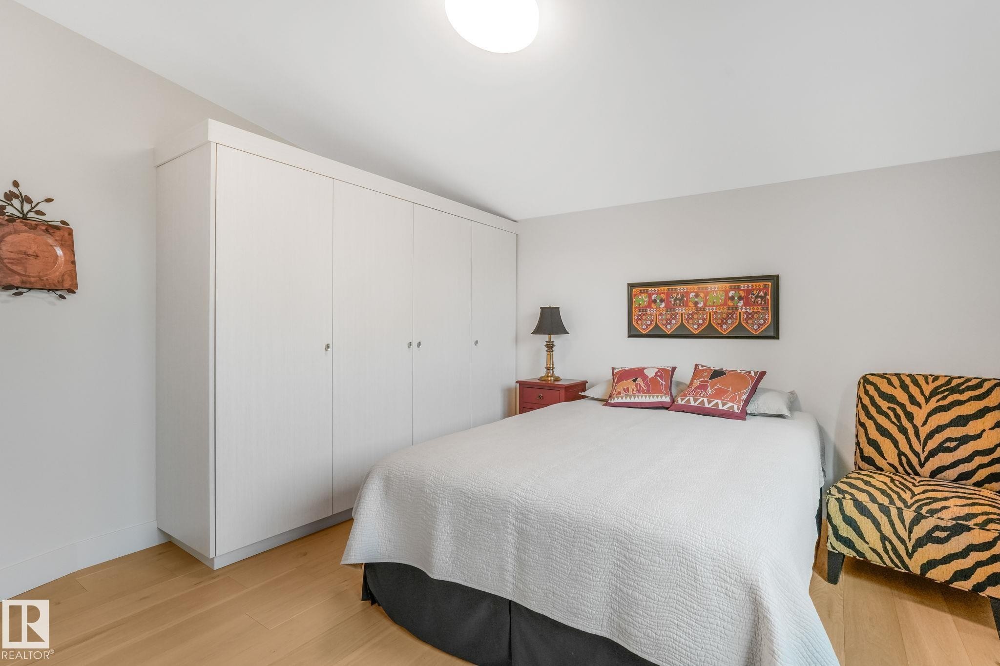 11247 71 Avenue, Edmonton, AB