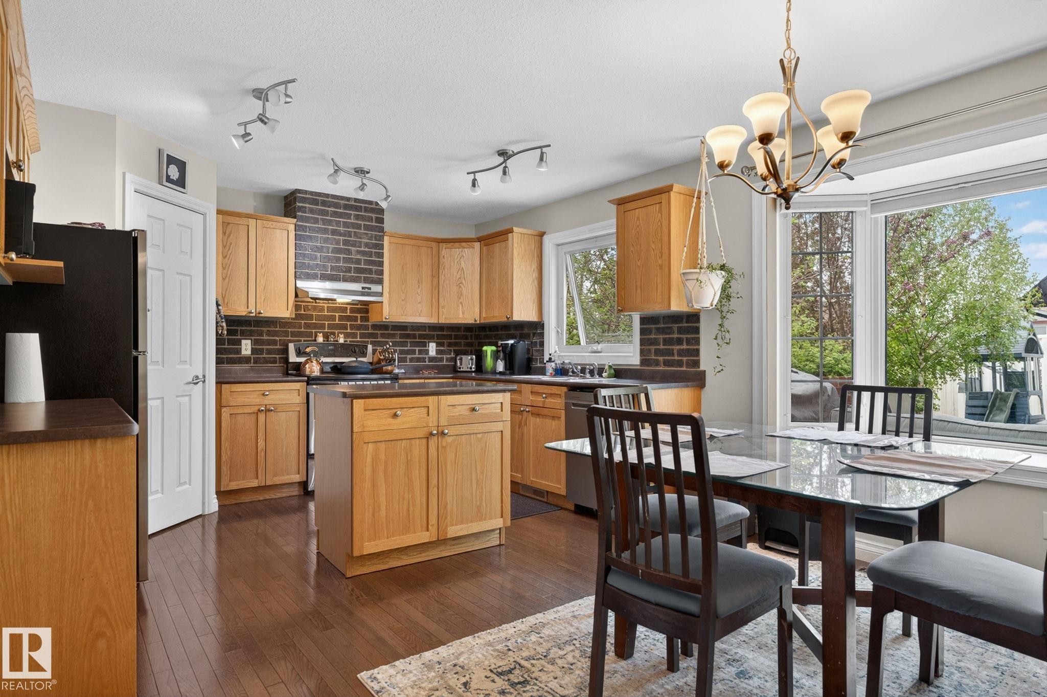 1844 Towne Centre Boulevard, Edmonton, AB - Indoor