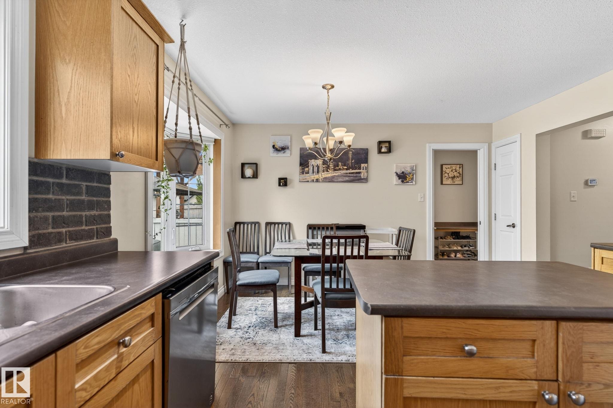 1844 Towne Centre Boulevard, Edmonton, AB - Indoor