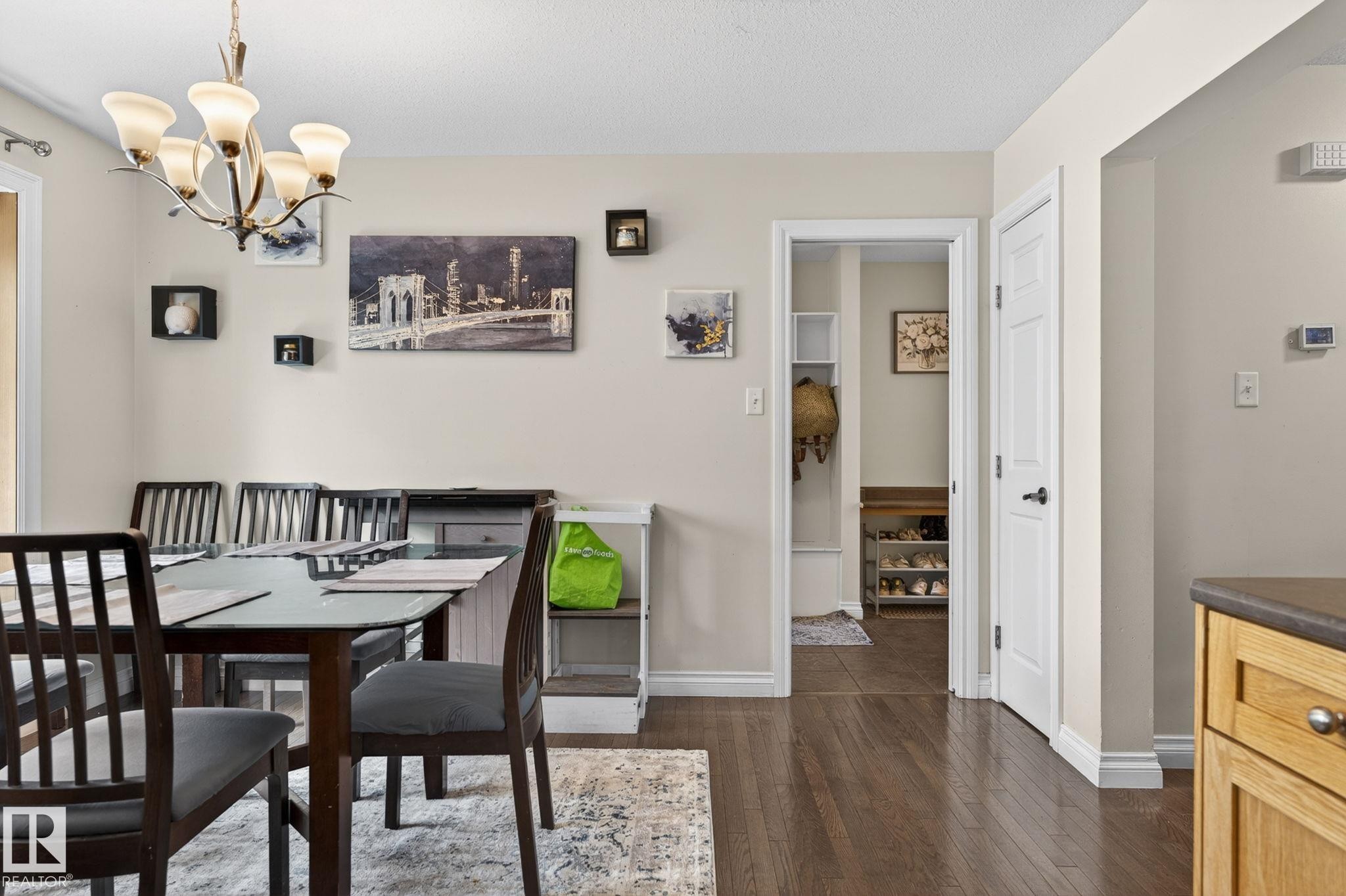 1844 Towne Centre Boulevard, Edmonton, AB - Indoor Photo Showing Dining Room