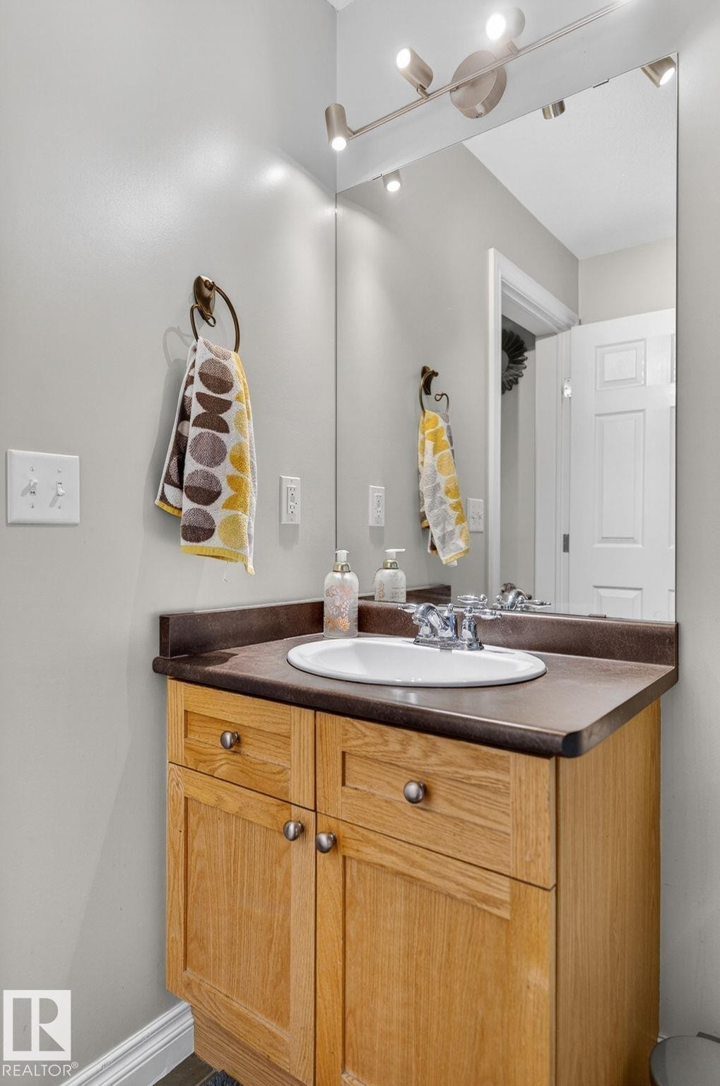 1844 Towne Centre Boulevard, Edmonton, AB - Indoor Photo Showing Bathroom