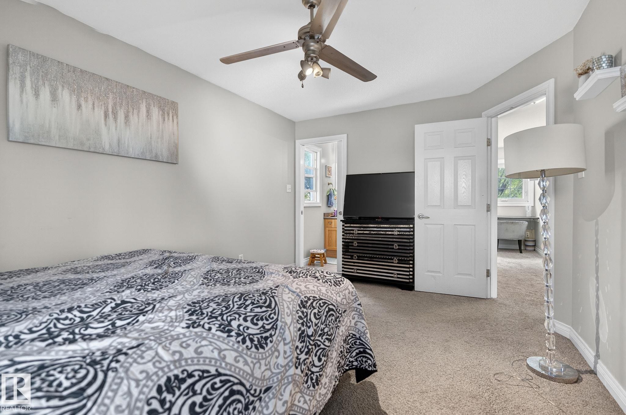 1844 Towne Centre Boulevard, Edmonton, AB - Indoor Photo Showing Bedroom