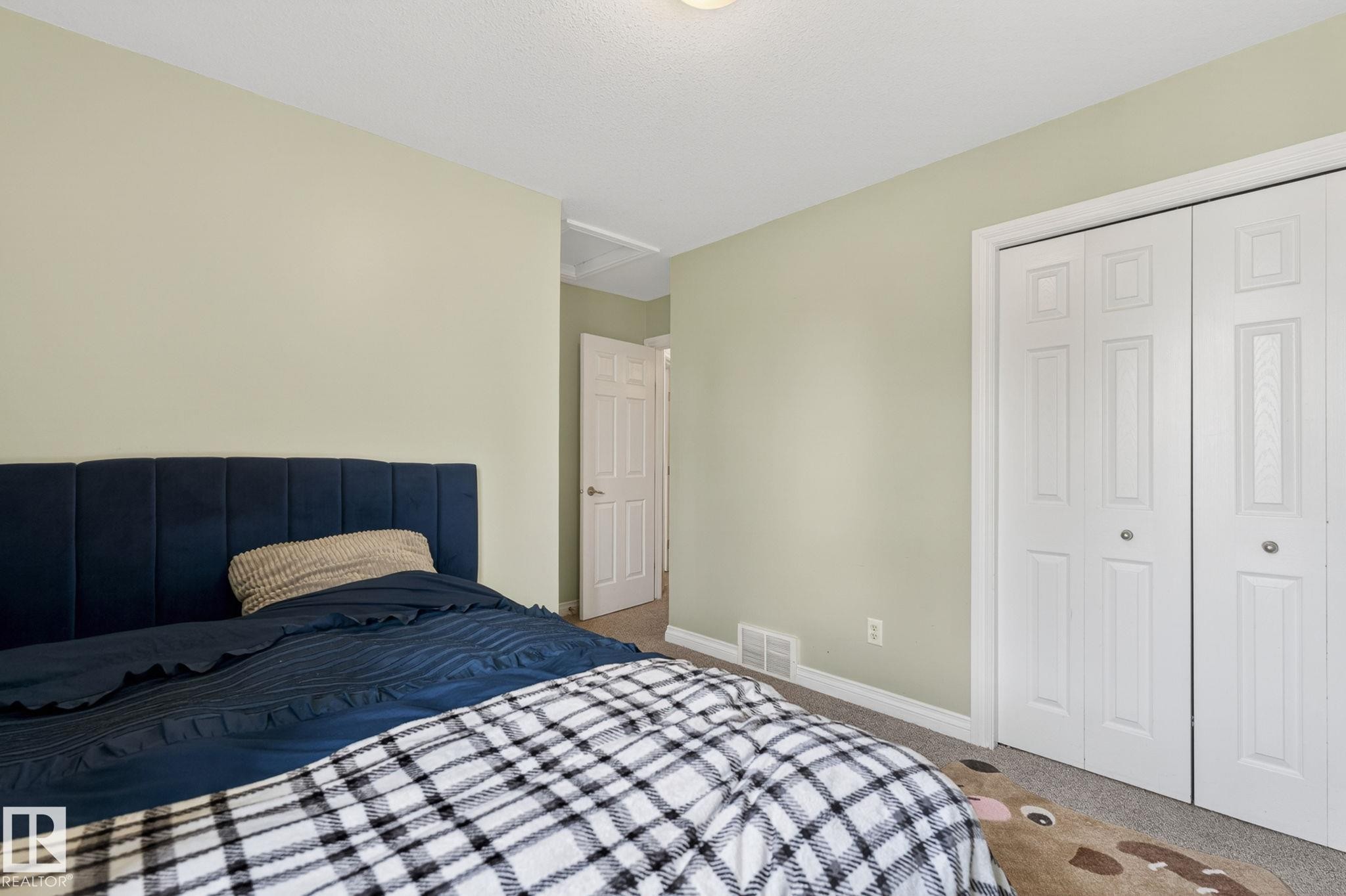1844 Towne Centre Boulevard, Edmonton, AB - Indoor Photo Showing Bedroom