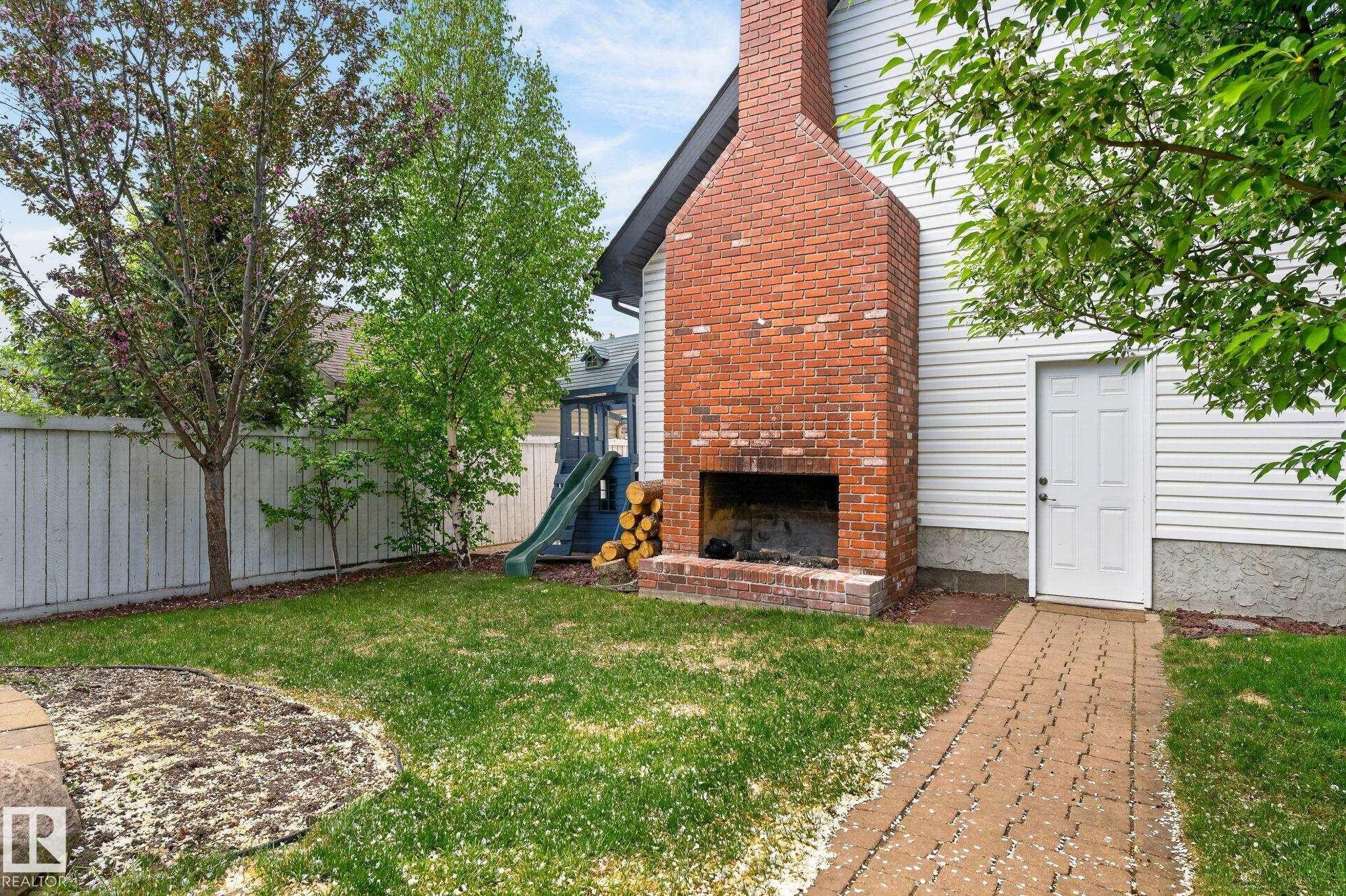 1844 Towne Centre Boulevard, Edmonton, AB - Outdoor