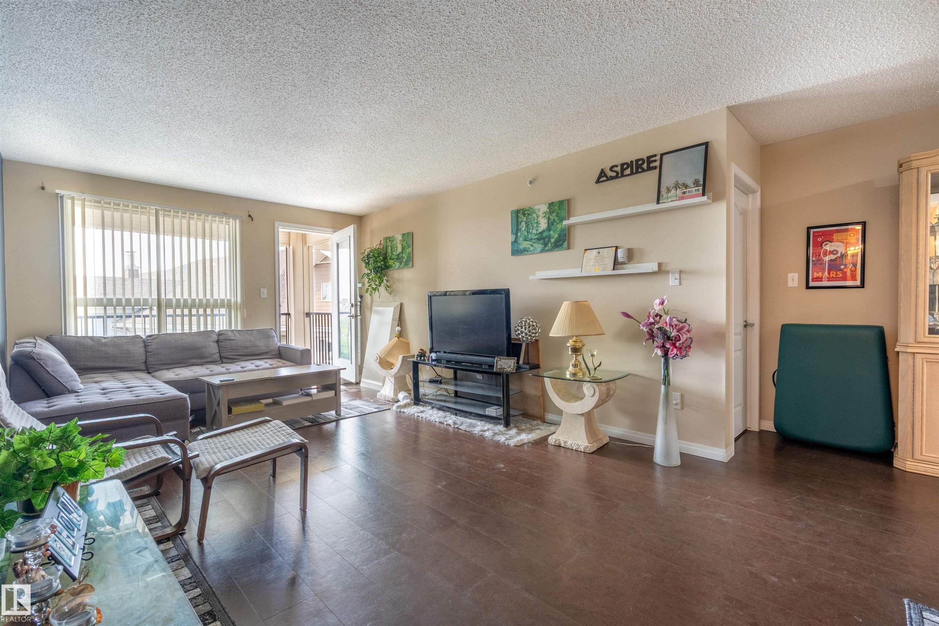 #2401 7343 South Terwillegar Dr Nw, Edmonton, AB - Indoor Photo Showing Living Room