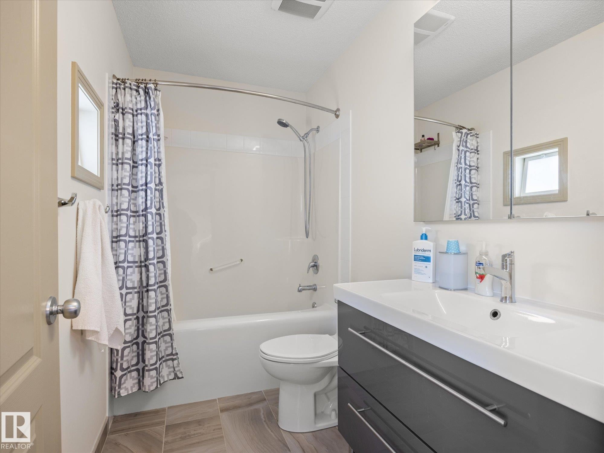 10705 180 Avenue, Edmonton, AB