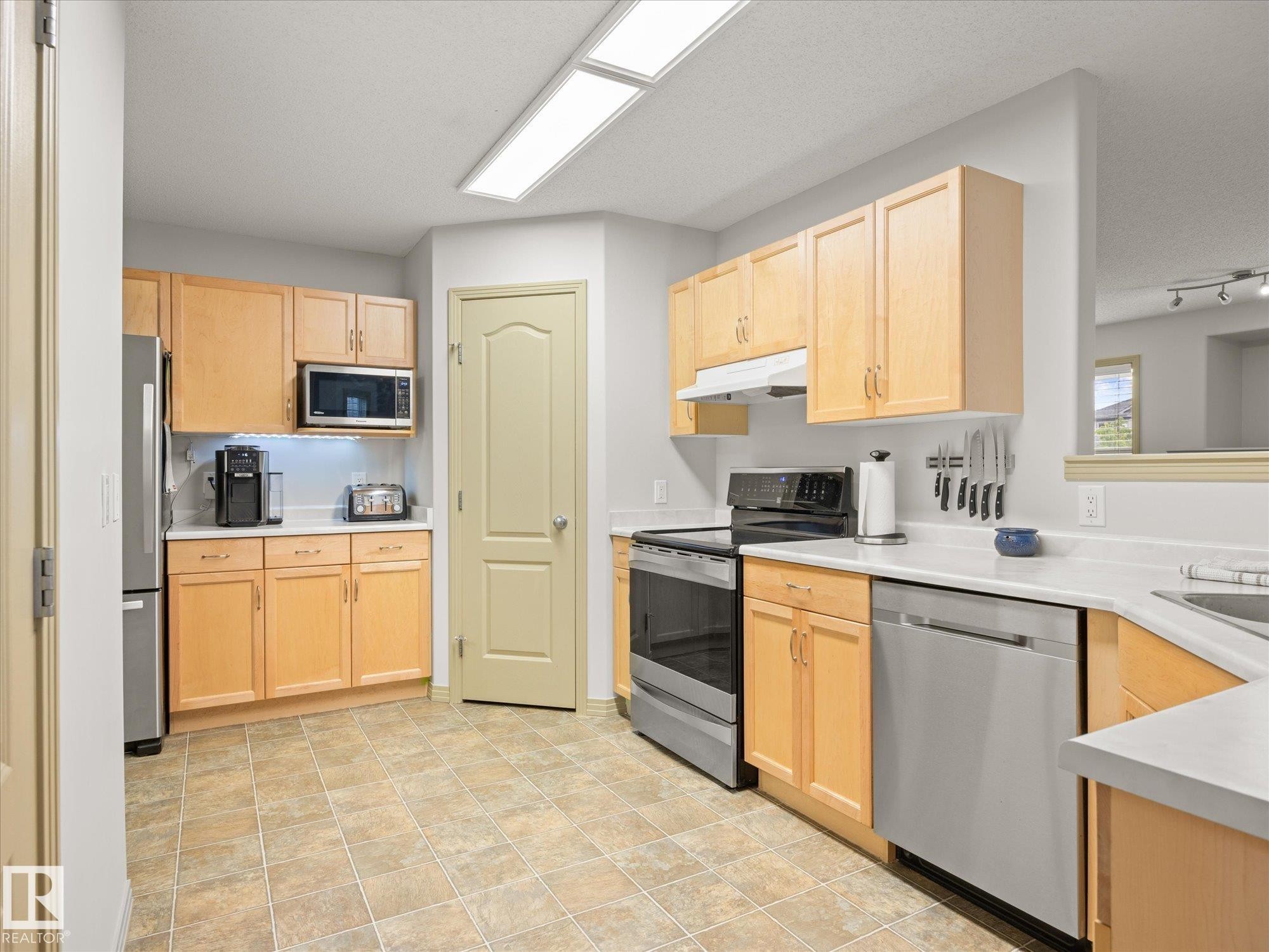 10705 180 Avenue, Edmonton, AB