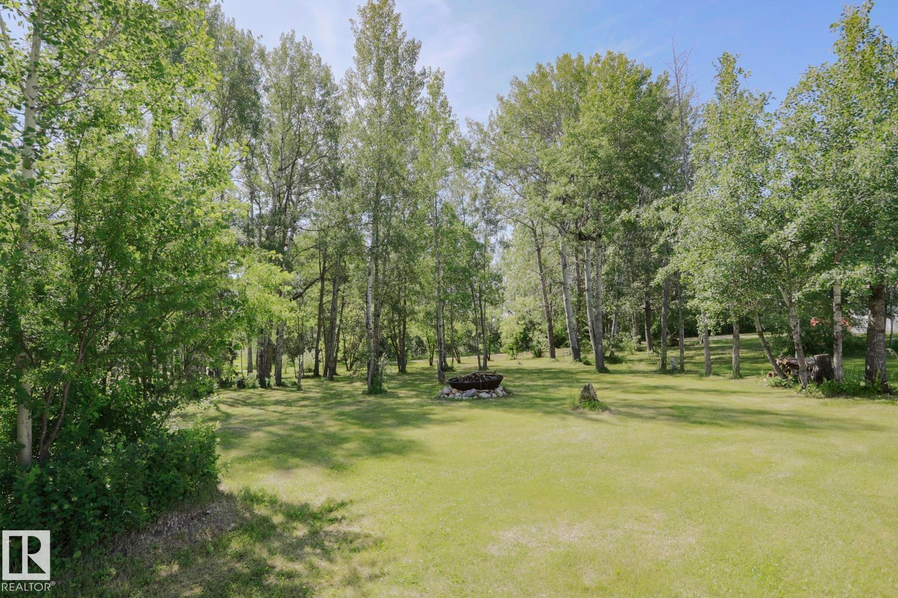 8 Main Street, Entwistle, AB