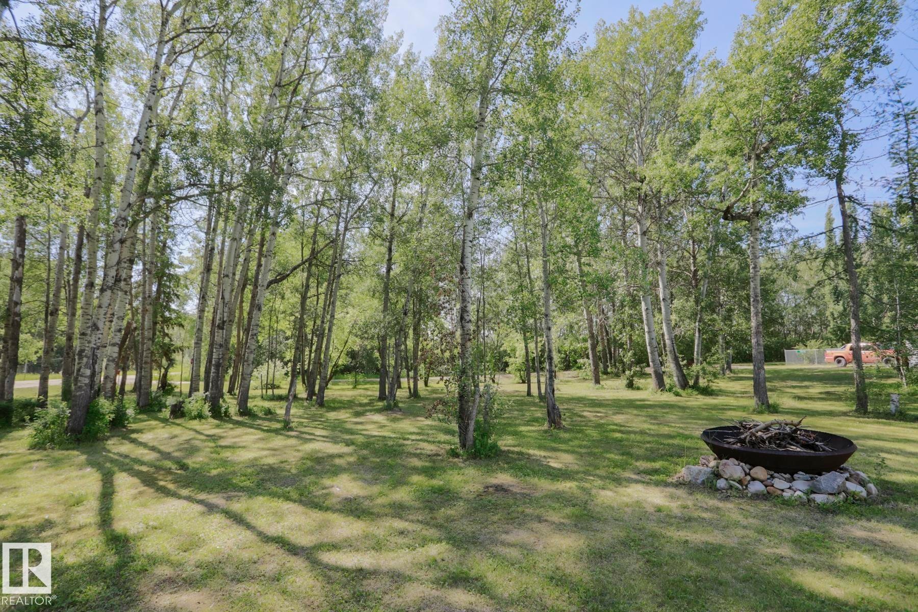 8 Main Street, Entwistle, AB