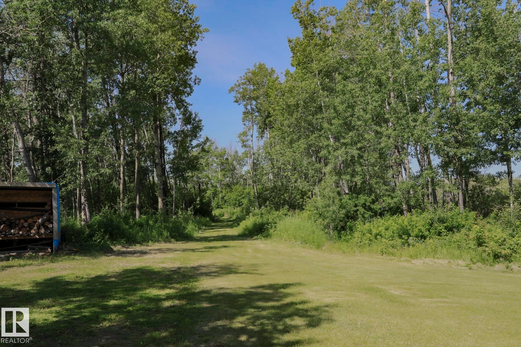 8 Main Street, Entwistle, AB