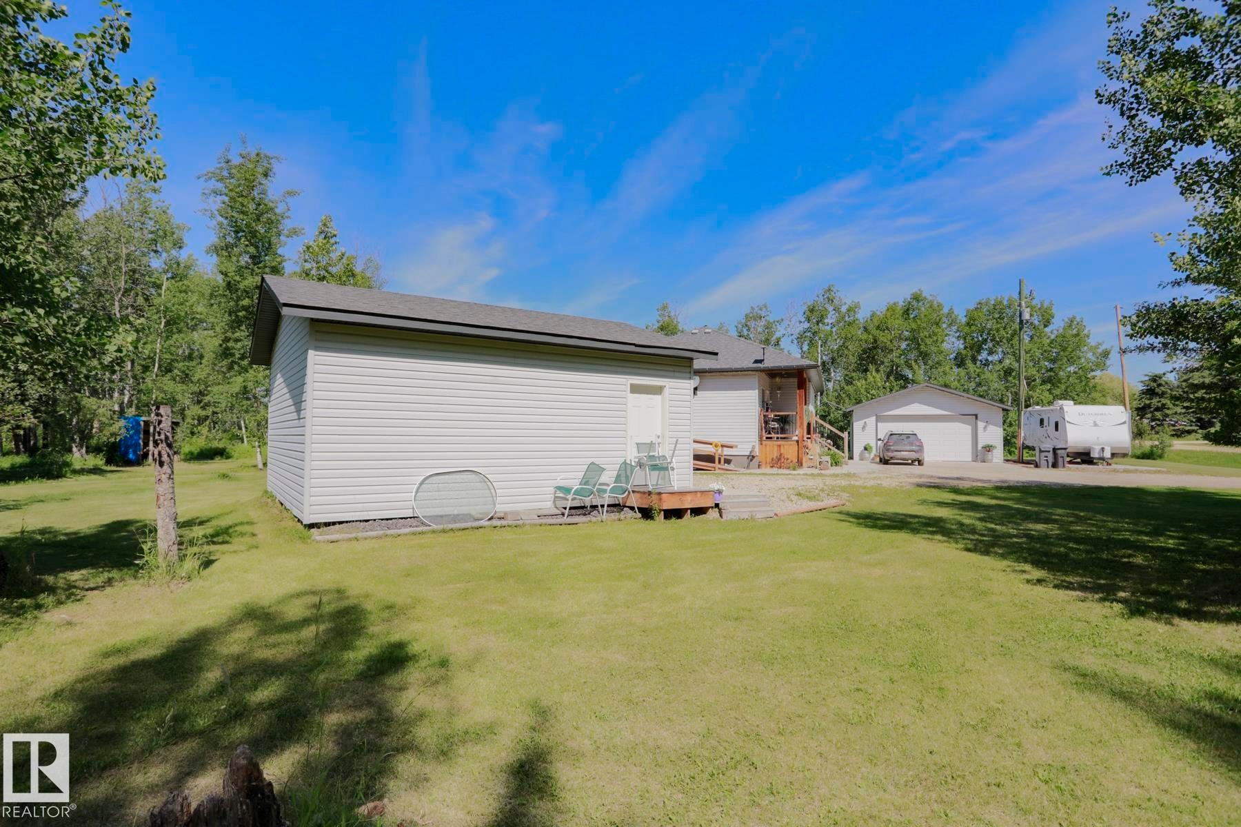 8 Main Street, Entwistle, AB