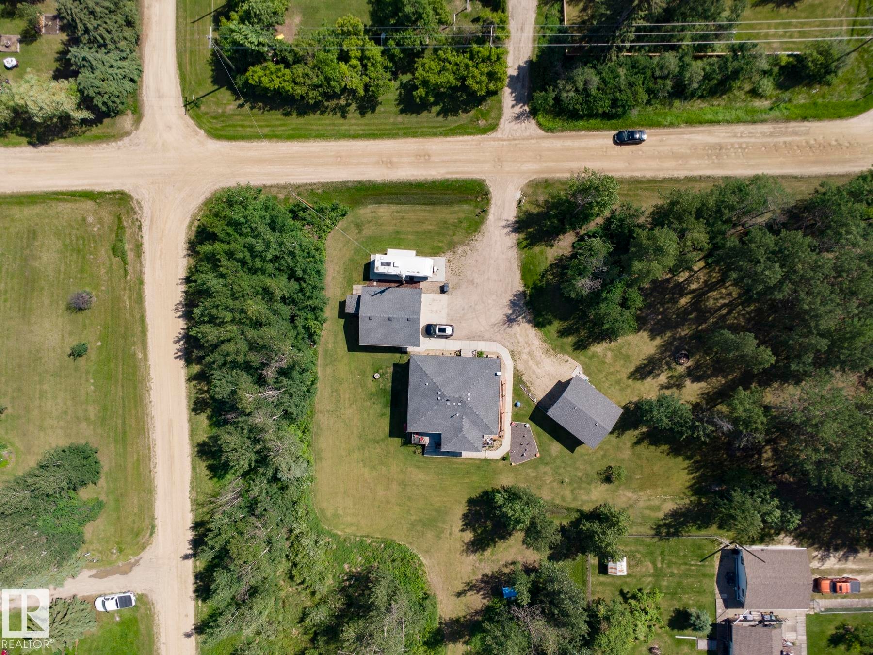 8 Main Street, Entwistle, AB