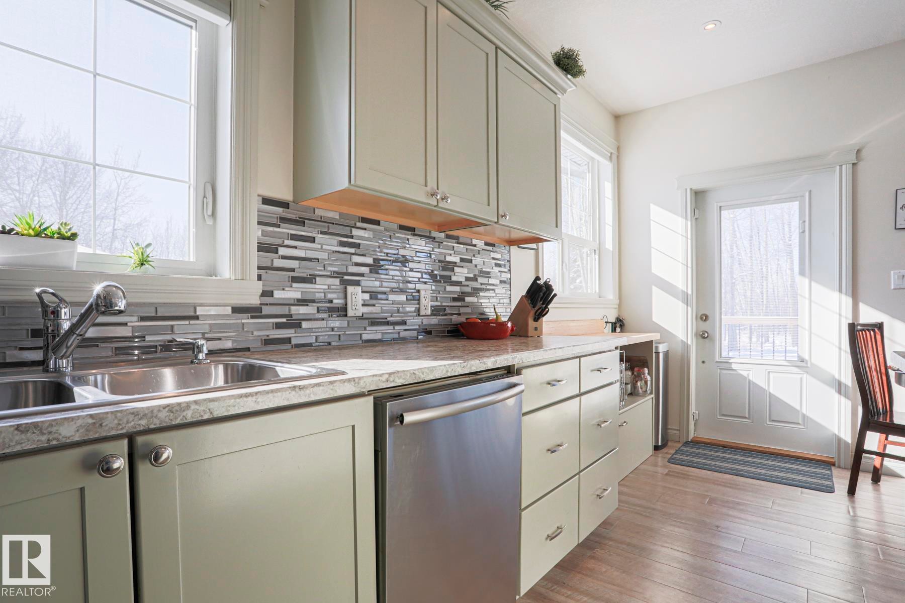 8 Main Street, Entwistle, AB