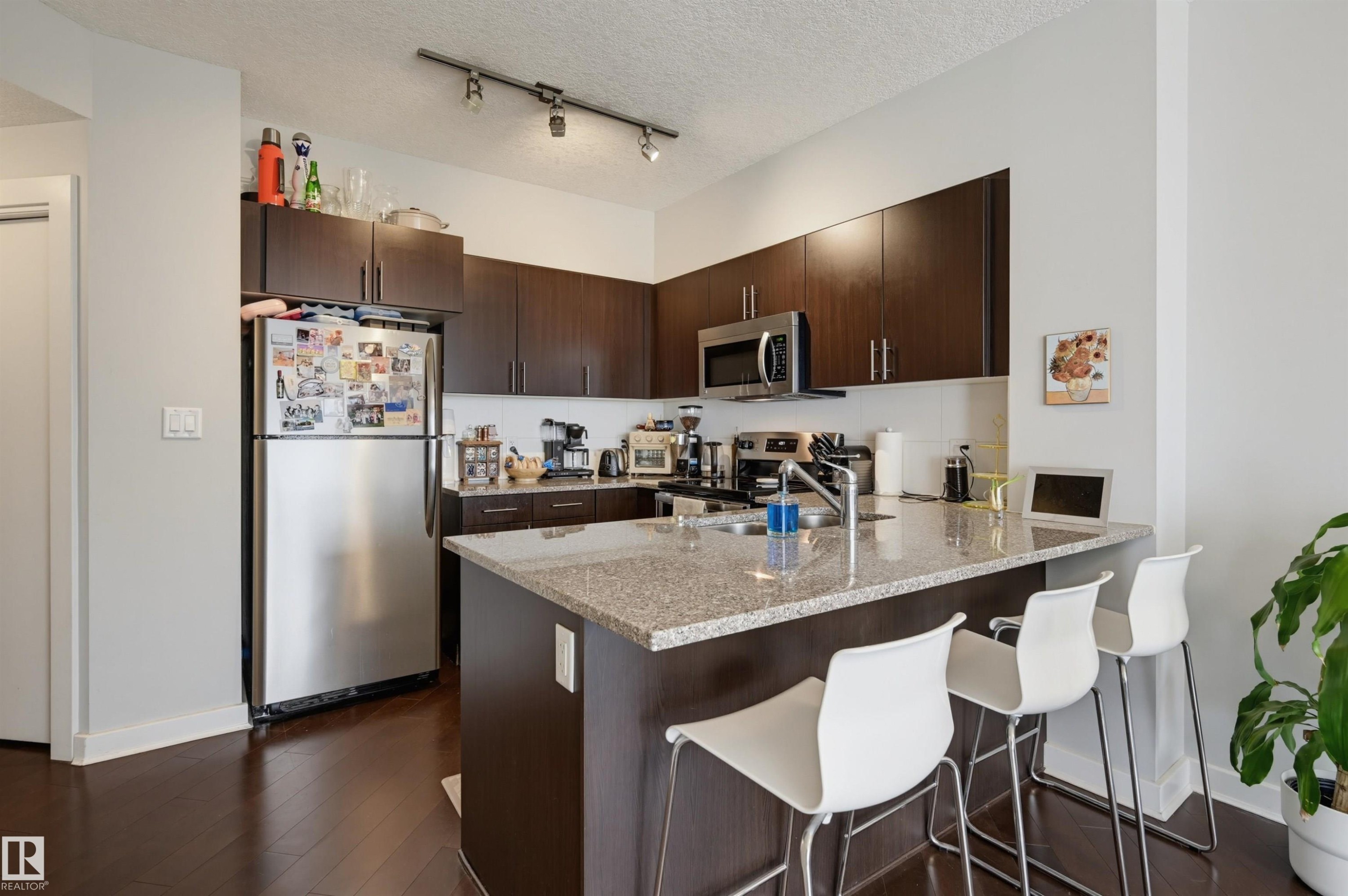 #2204 10152 104 St Nw, Edmonton, AB - Indoor Photo Showing Kitchen With Stainless Steel Kitchen With Double Sink With Upgraded Kitchen