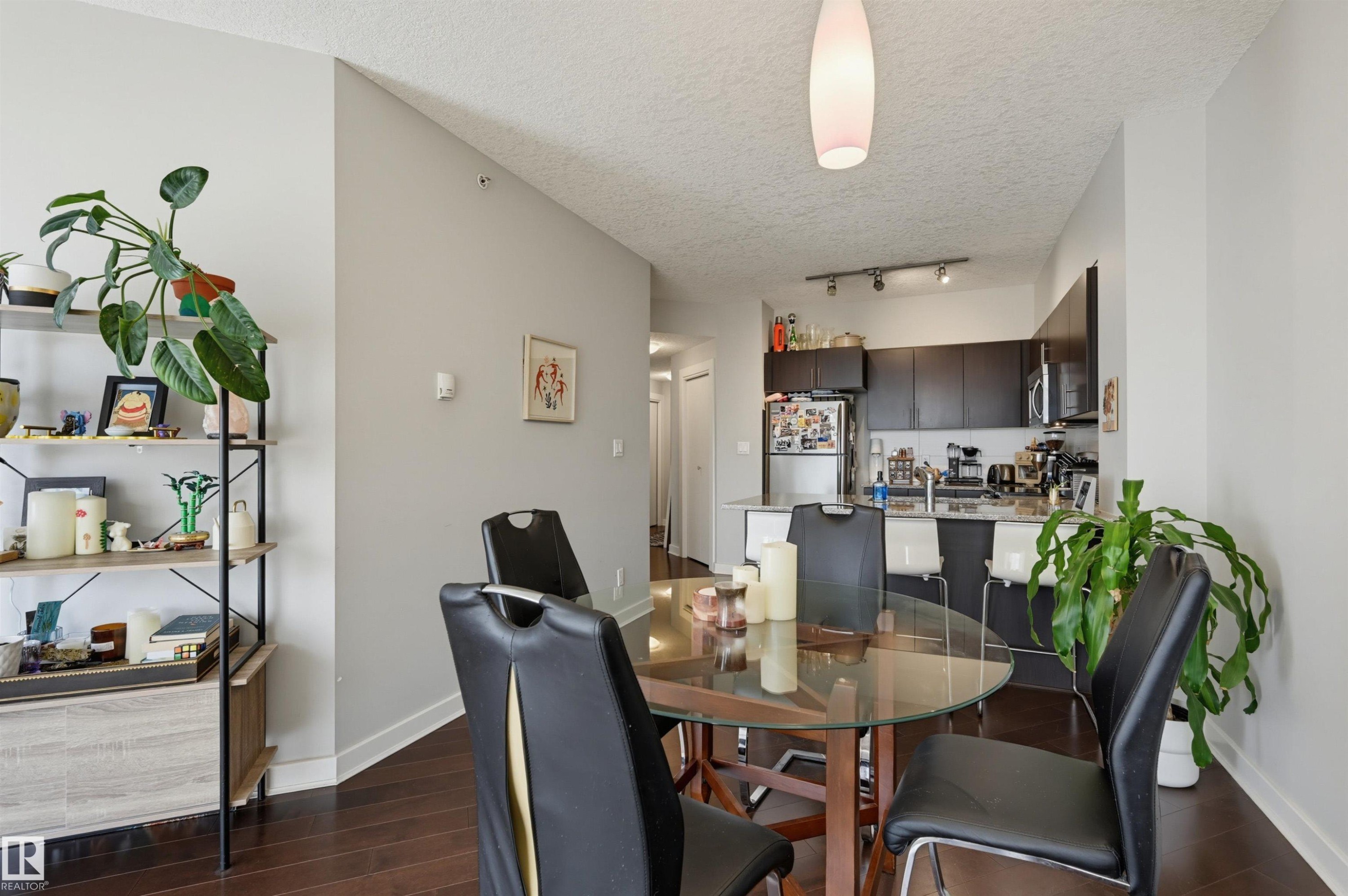 #2204 10152 104 St Nw, Edmonton, AB - Indoor Photo Showing Dining Room
