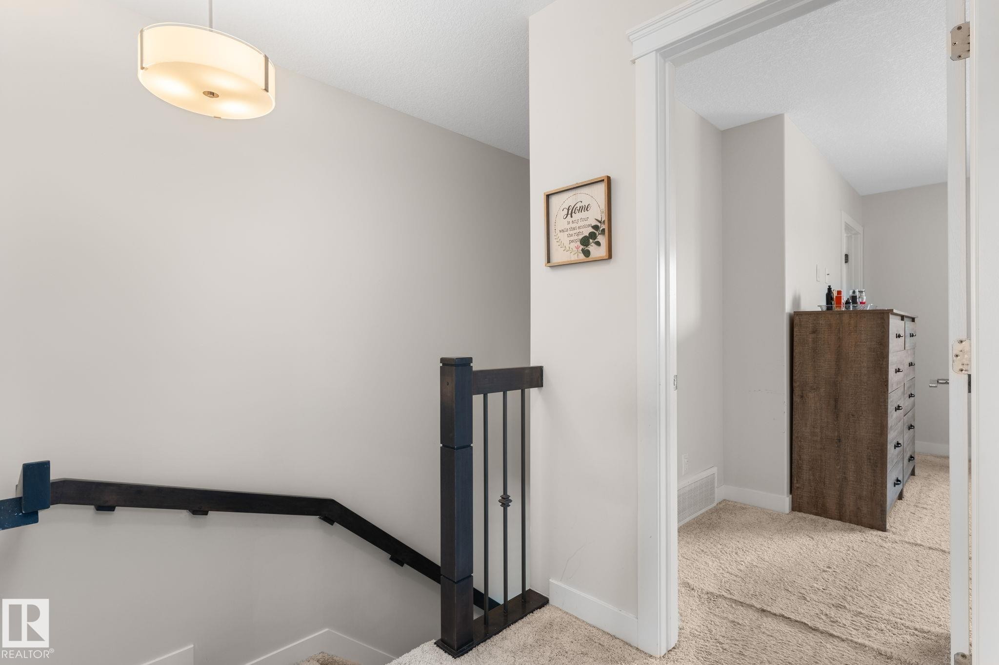 6689 Cardinal Road, Edmonton, AB