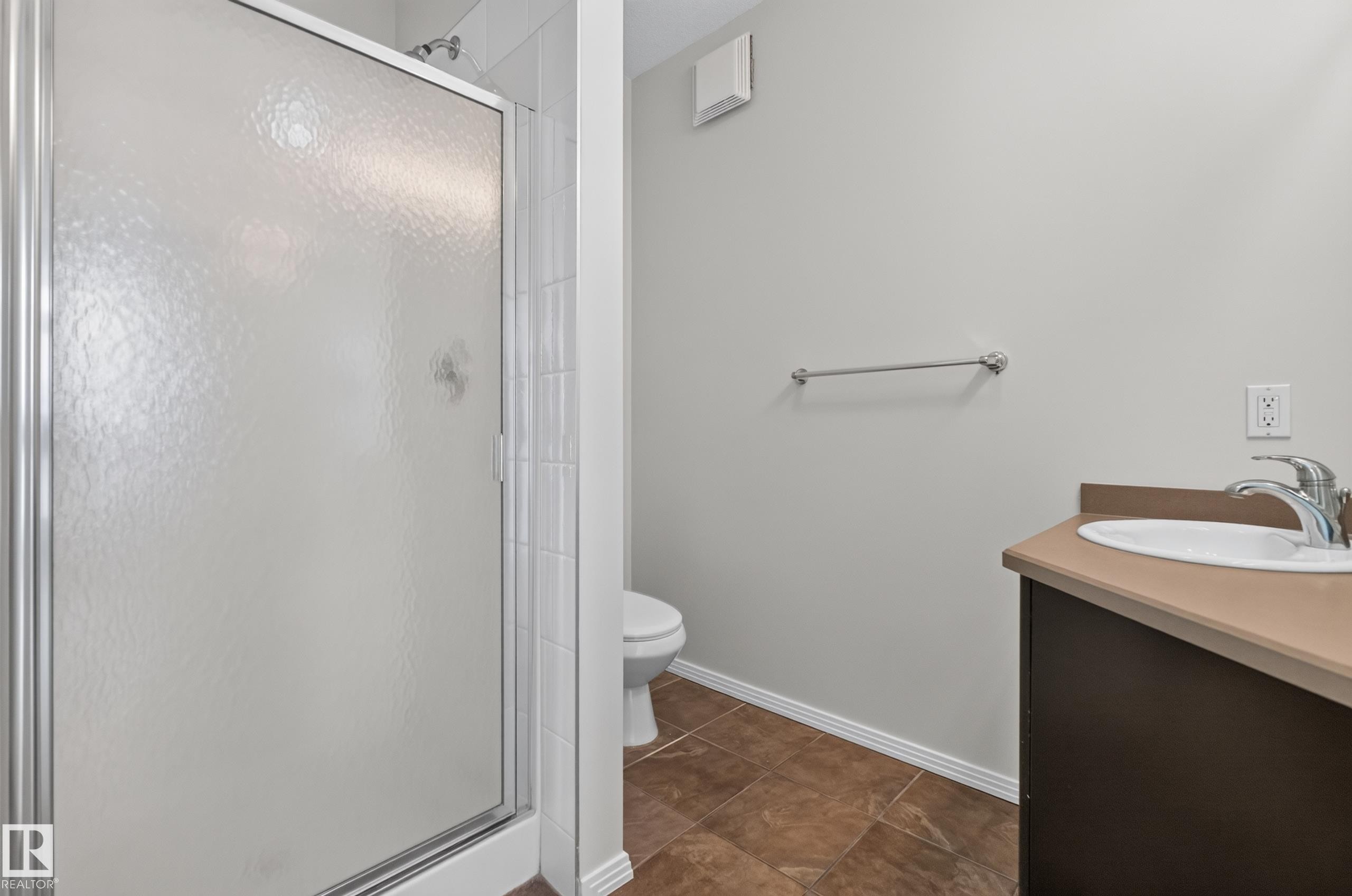 #403 10531 117 St Nw, Edmonton, AB - Indoor Photo Showing Bathroom