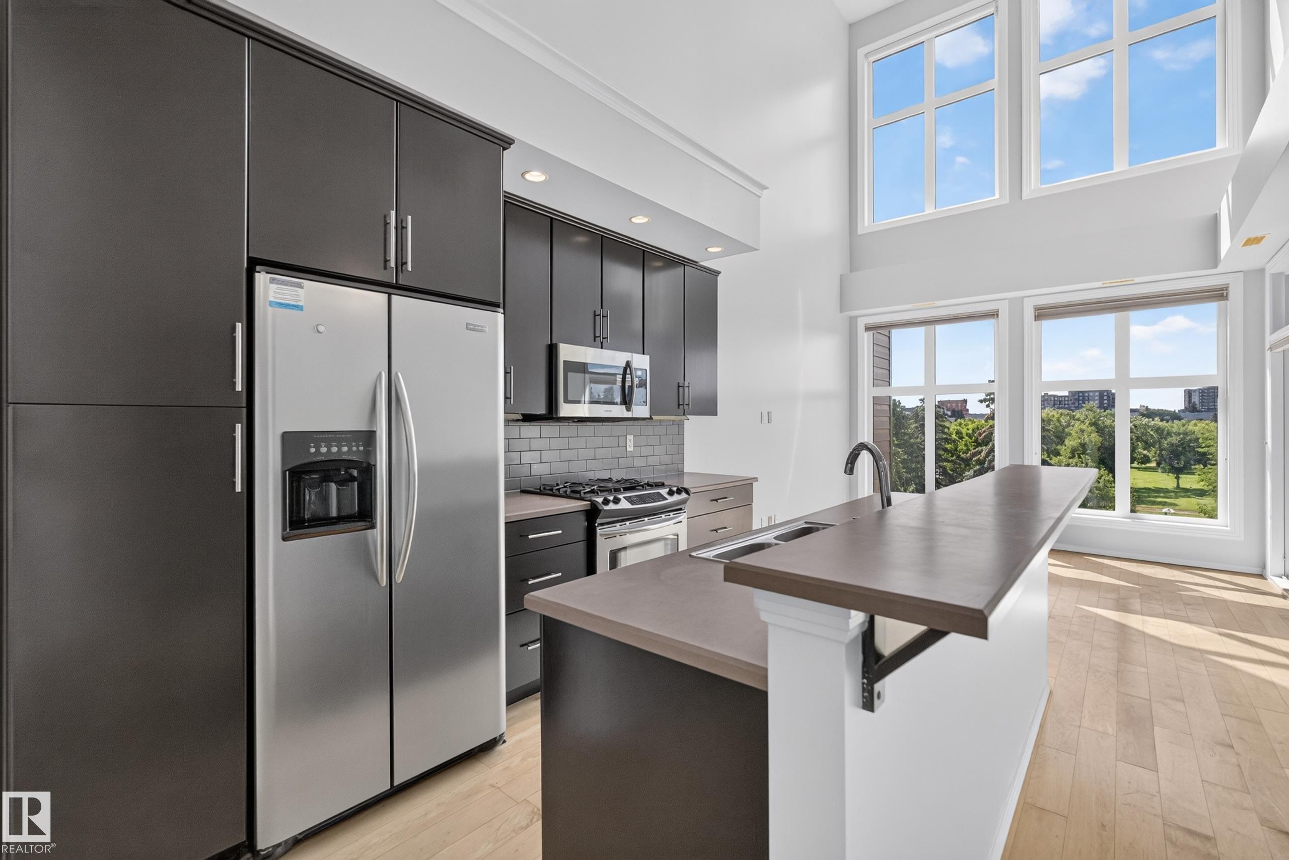 #403 10531 117 St Nw, Edmonton, AB - Indoor Photo Showing Kitchen With Upgraded Kitchen